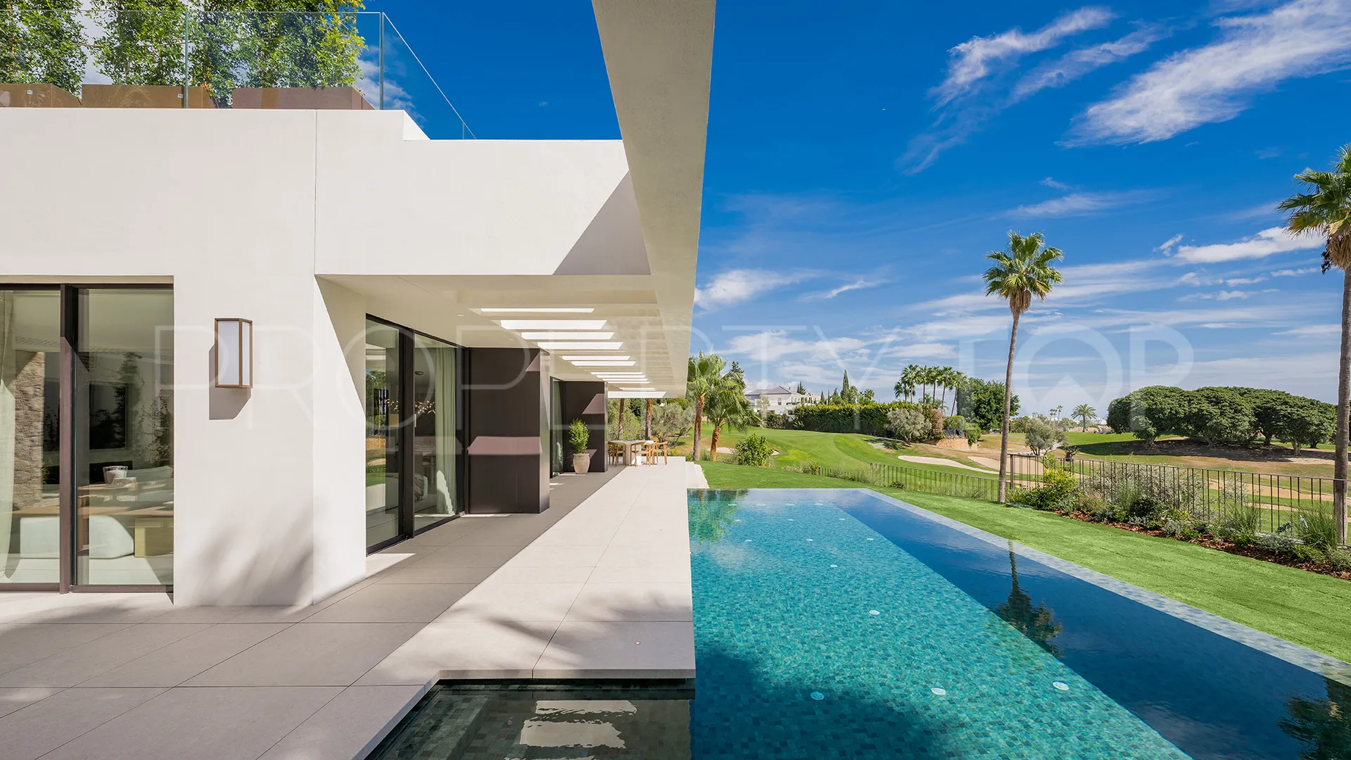 For sale 4 bedrooms villa in Los Naranjos Golf