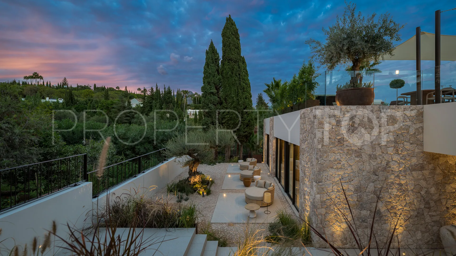 For sale 4 bedrooms villa in Los Naranjos Golf
