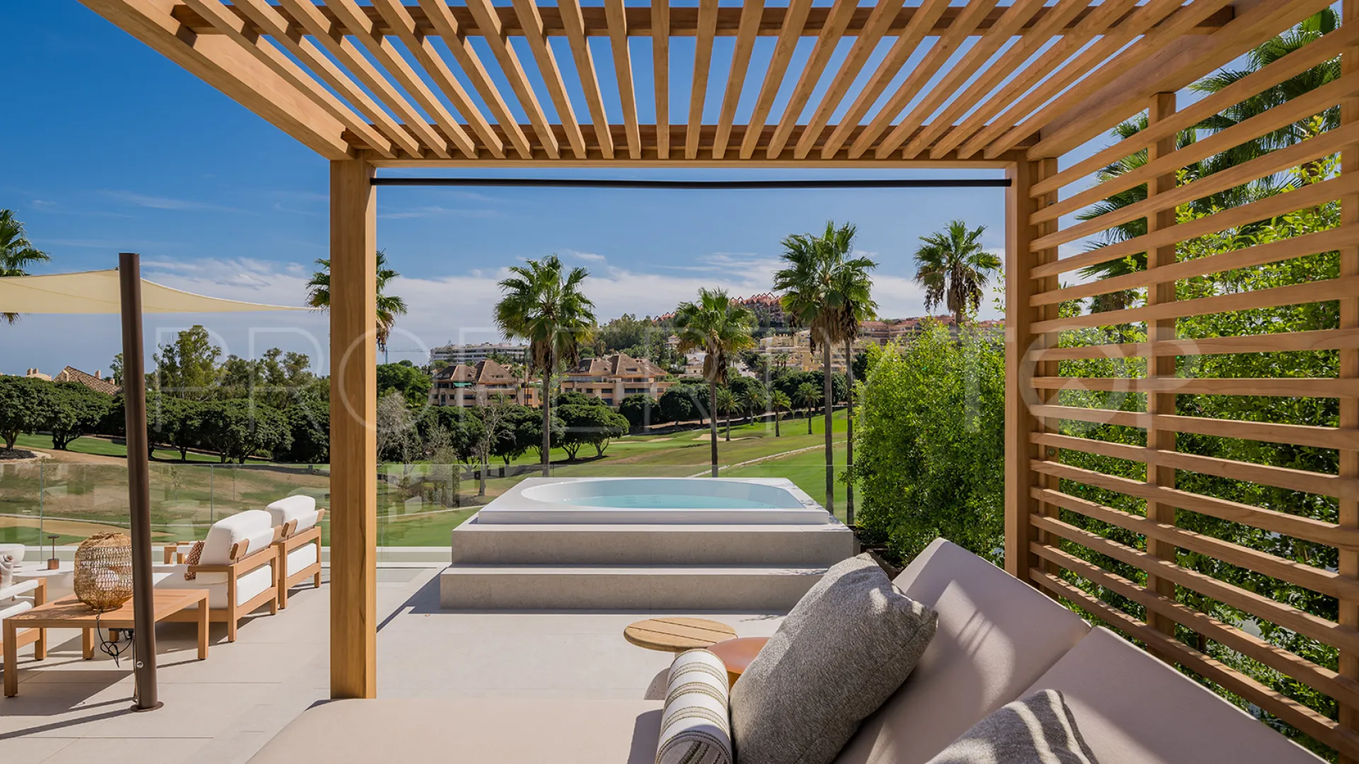 For sale 4 bedrooms villa in Los Naranjos Golf