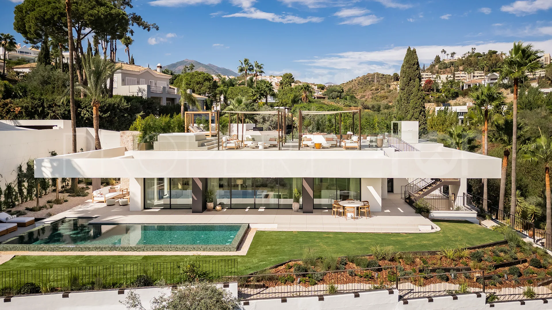 For sale 4 bedrooms villa in Los Naranjos Golf