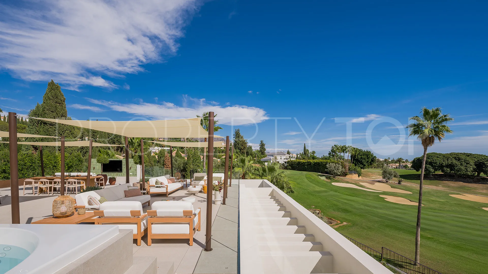 For sale 4 bedrooms villa in Los Naranjos Golf