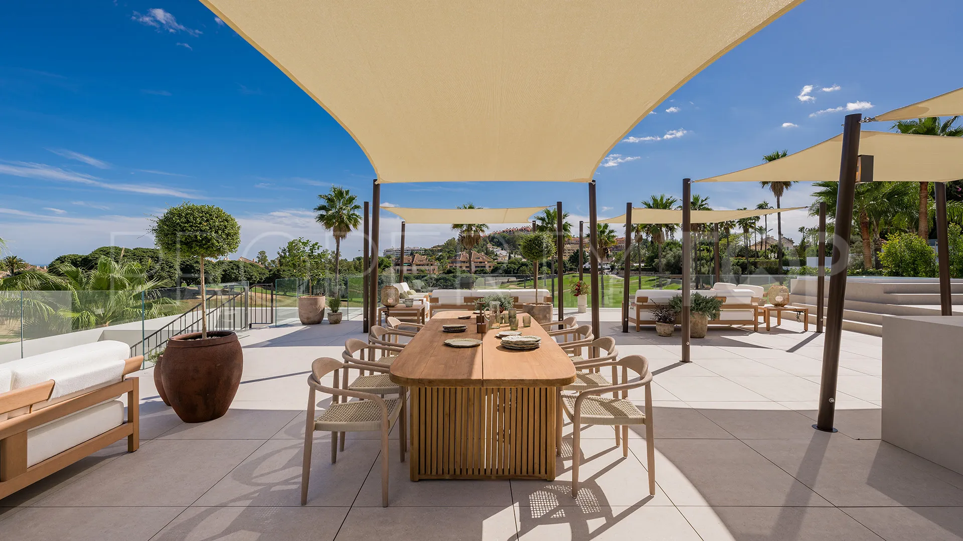 For sale 4 bedrooms villa in Los Naranjos Golf