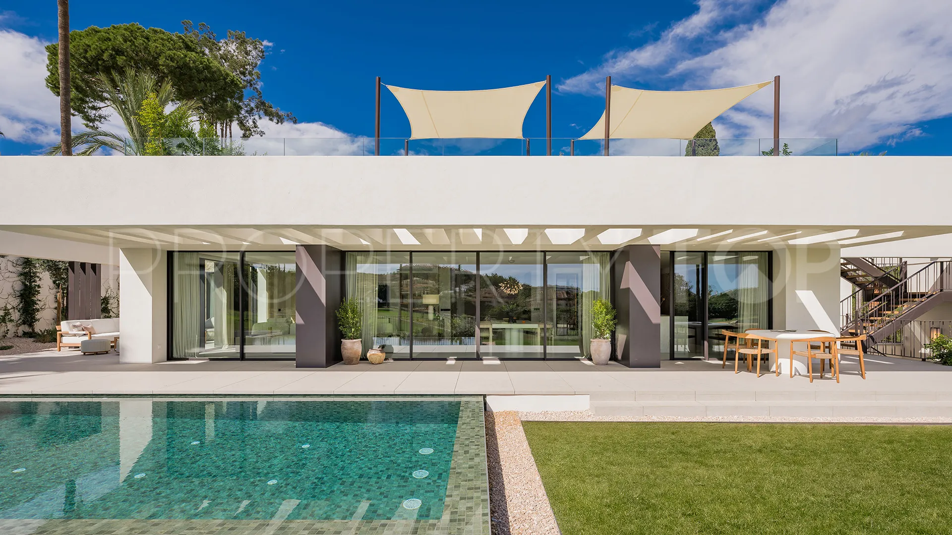 For sale 4 bedrooms villa in Los Naranjos Golf