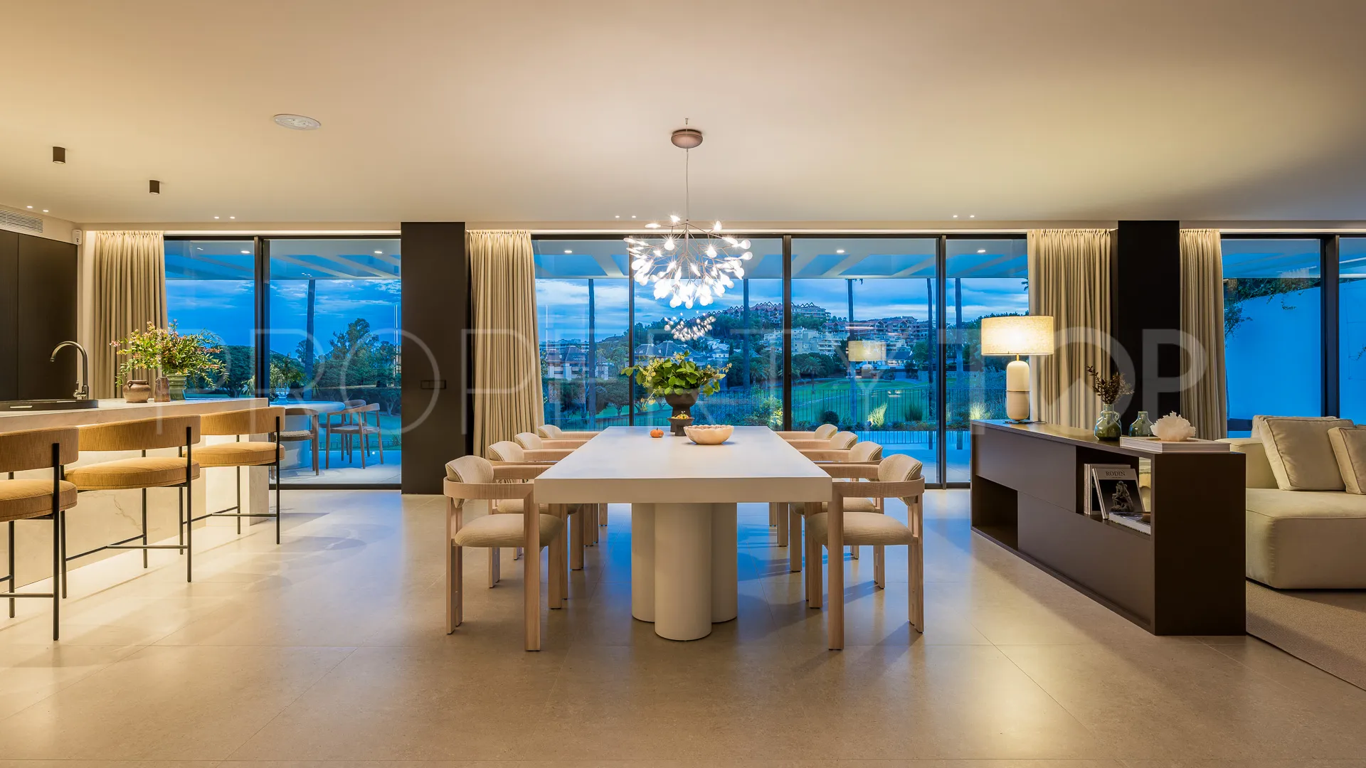 For sale 4 bedrooms villa in Los Naranjos Golf