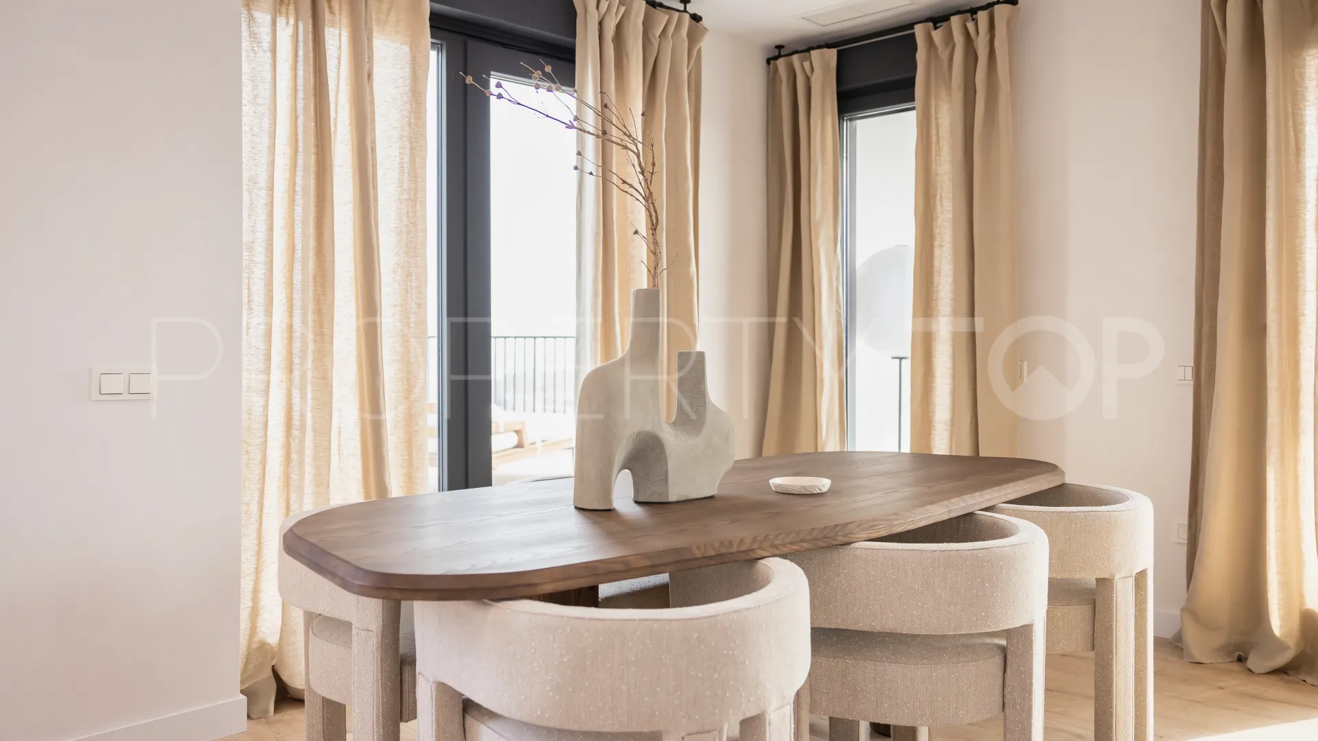 Apartamento en venta en Malaga con 4 dormitorios