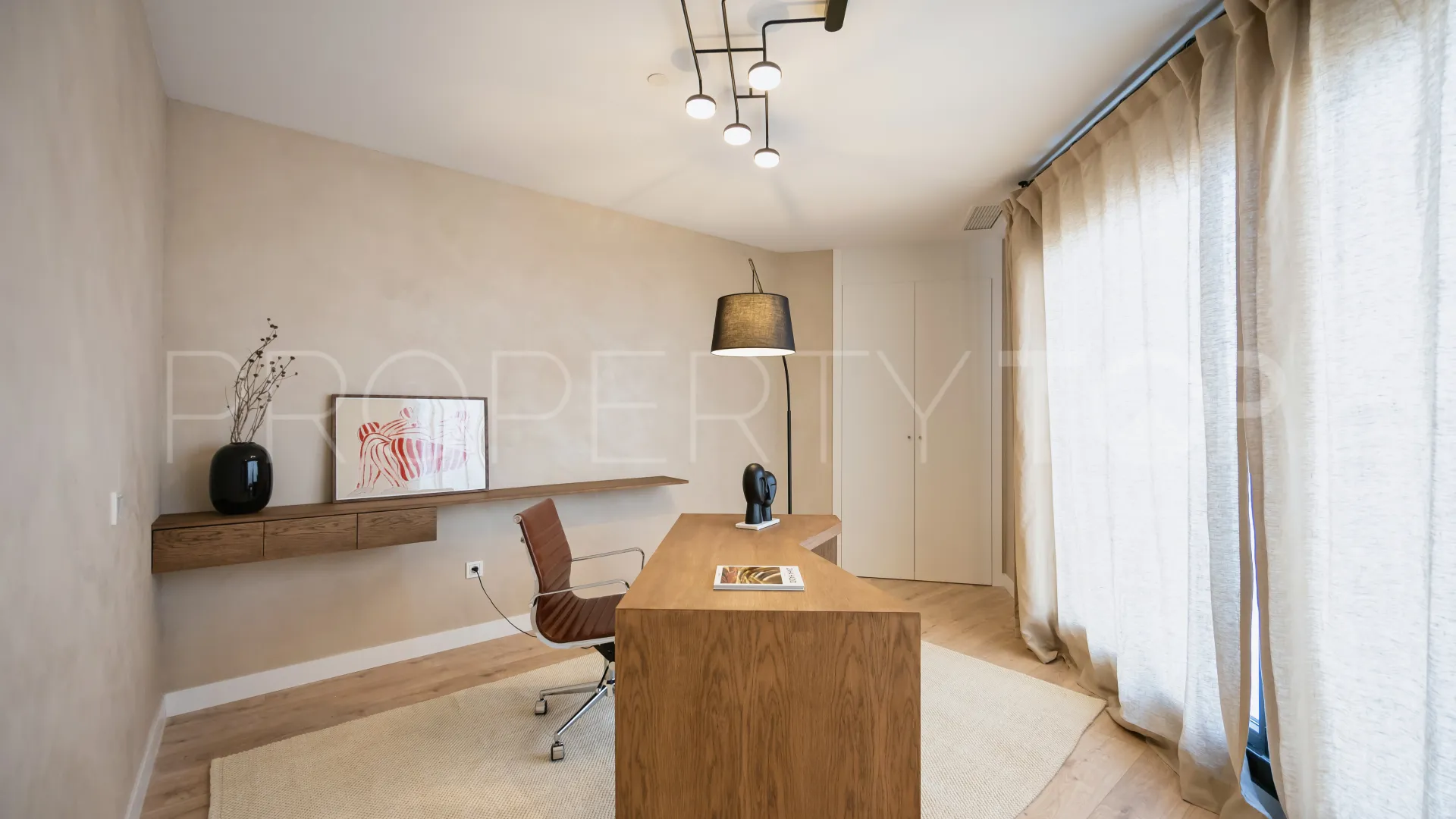 Apartamento en venta en Malaga con 4 dormitorios