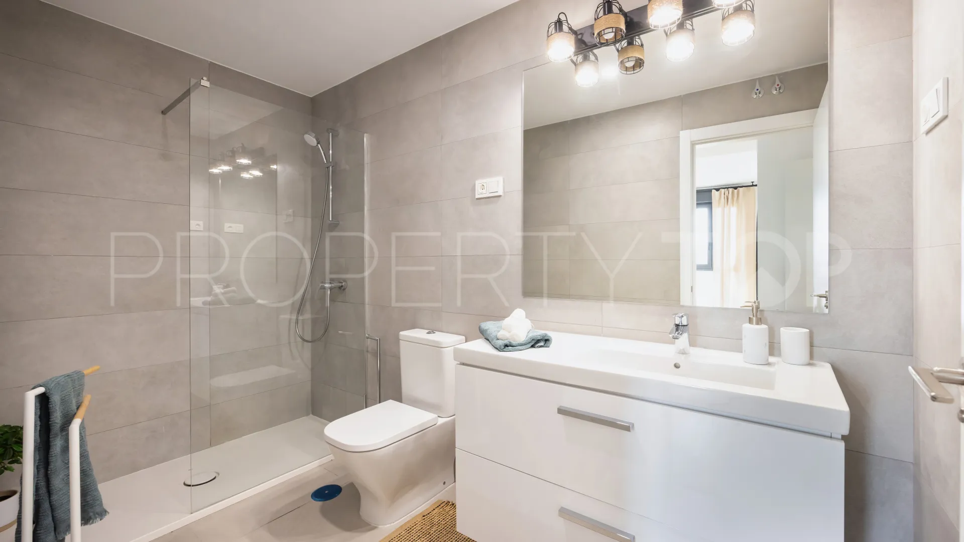 Apartamento en venta en Malaga con 4 dormitorios
