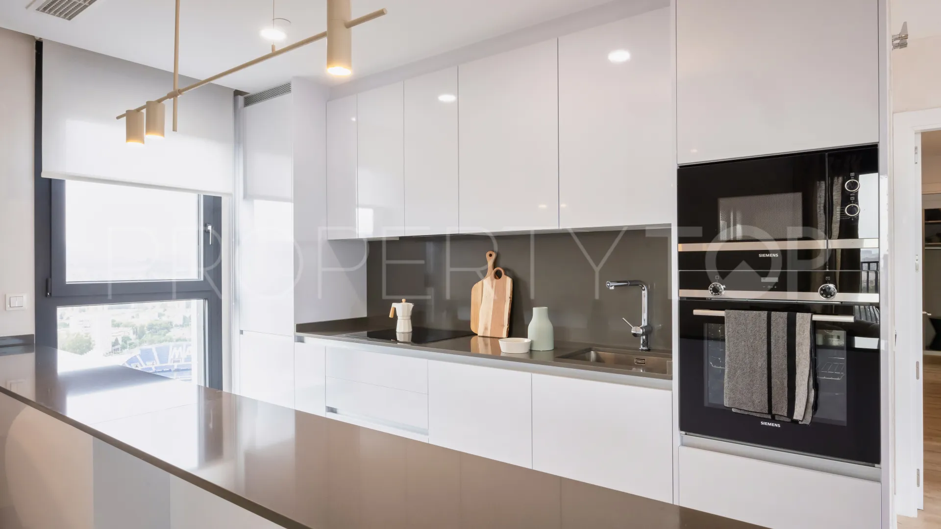 Apartamento en venta en Malaga con 4 dormitorios