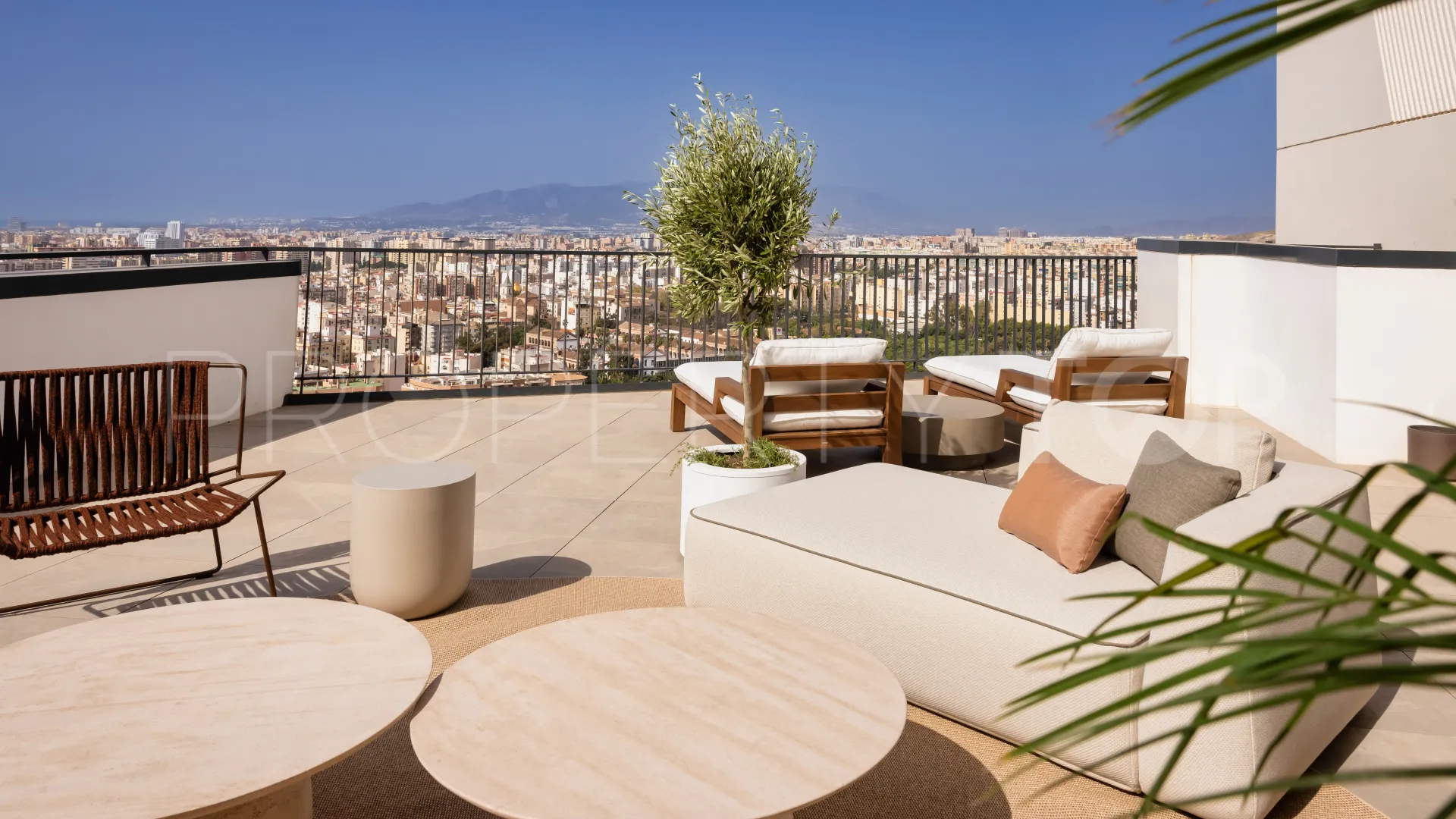 Apartamento en venta en Malaga con 4 dormitorios