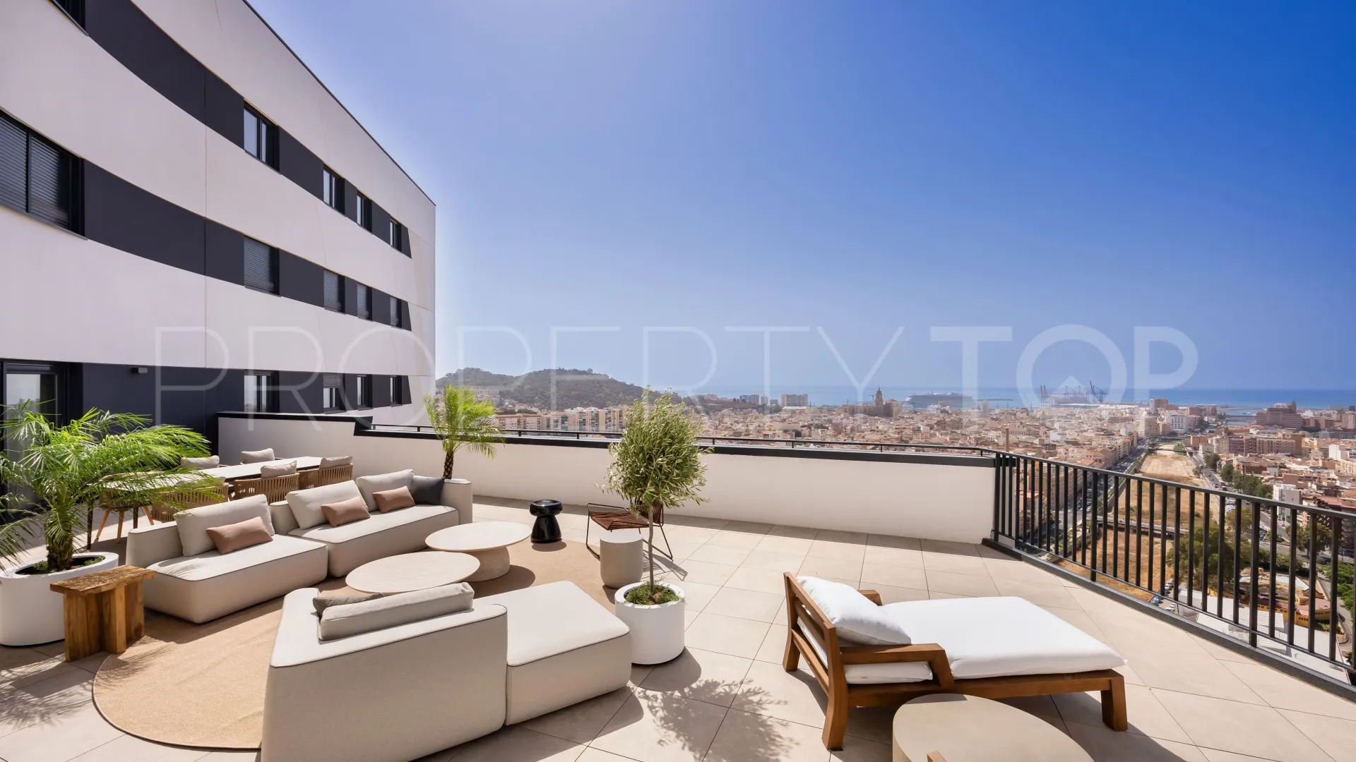 Apartamento en venta en Malaga con 4 dormitorios