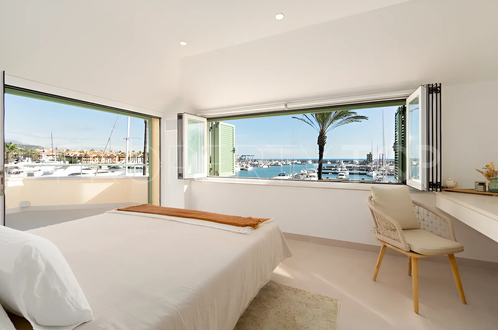 Marina de Sotogrande, pareado en venta con 4 dormitorios