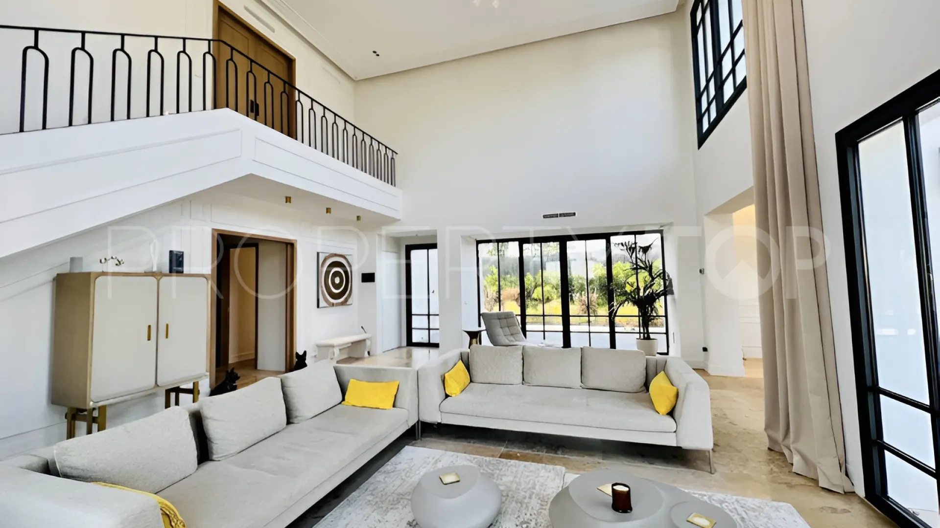 Comprar villa en Zona L