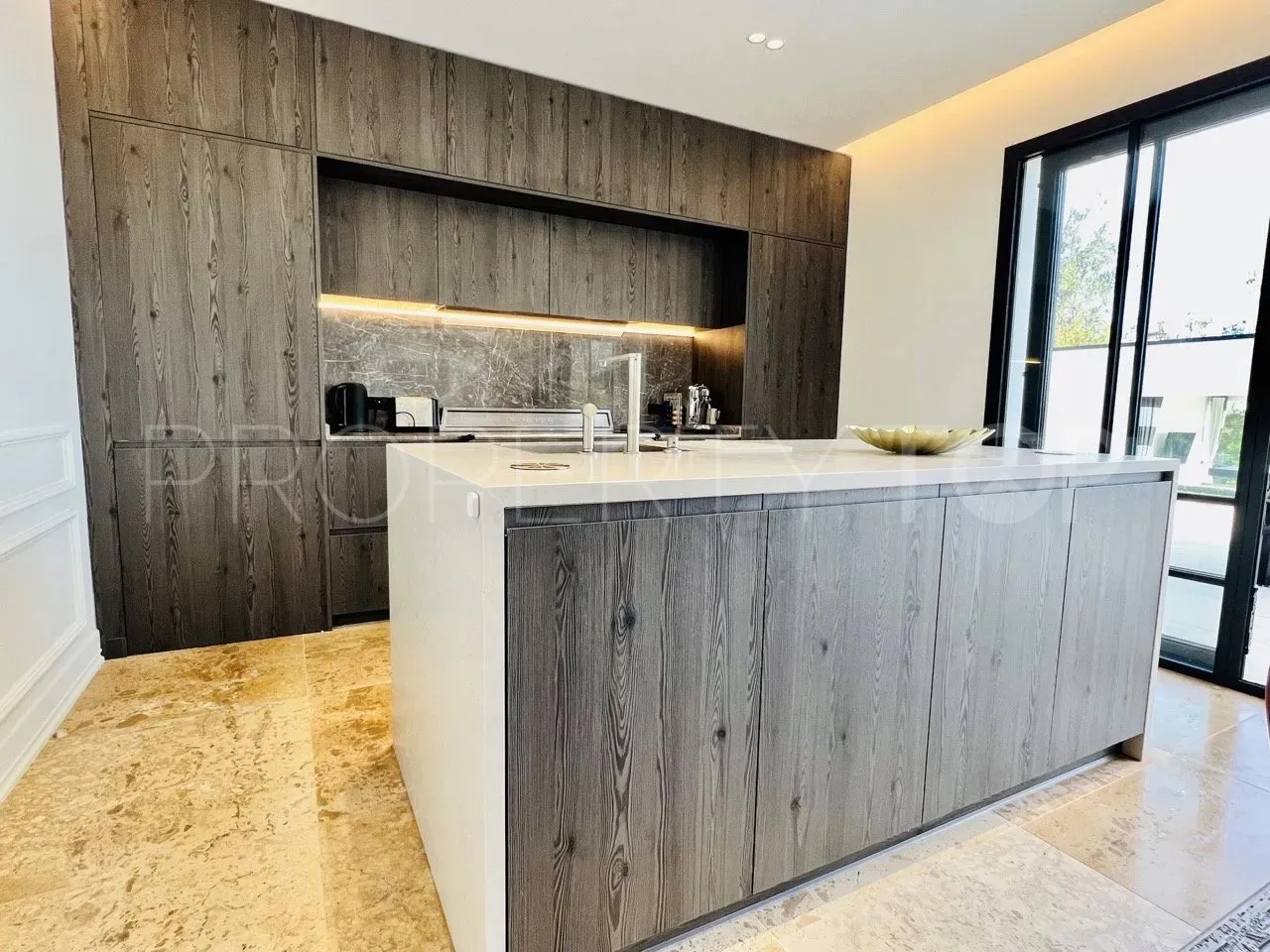Comprar villa en Zona L