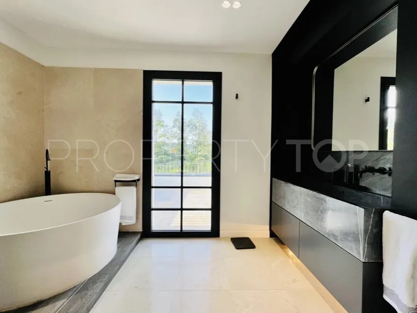 Comprar villa en Zona L