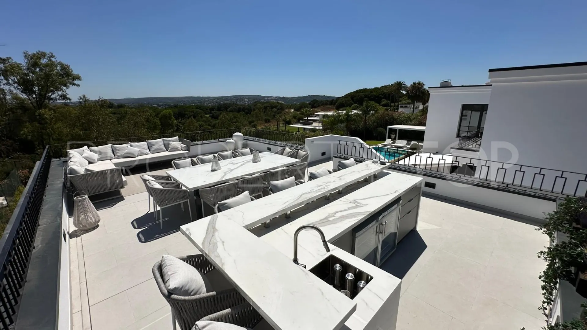 Comprar villa en Zona L