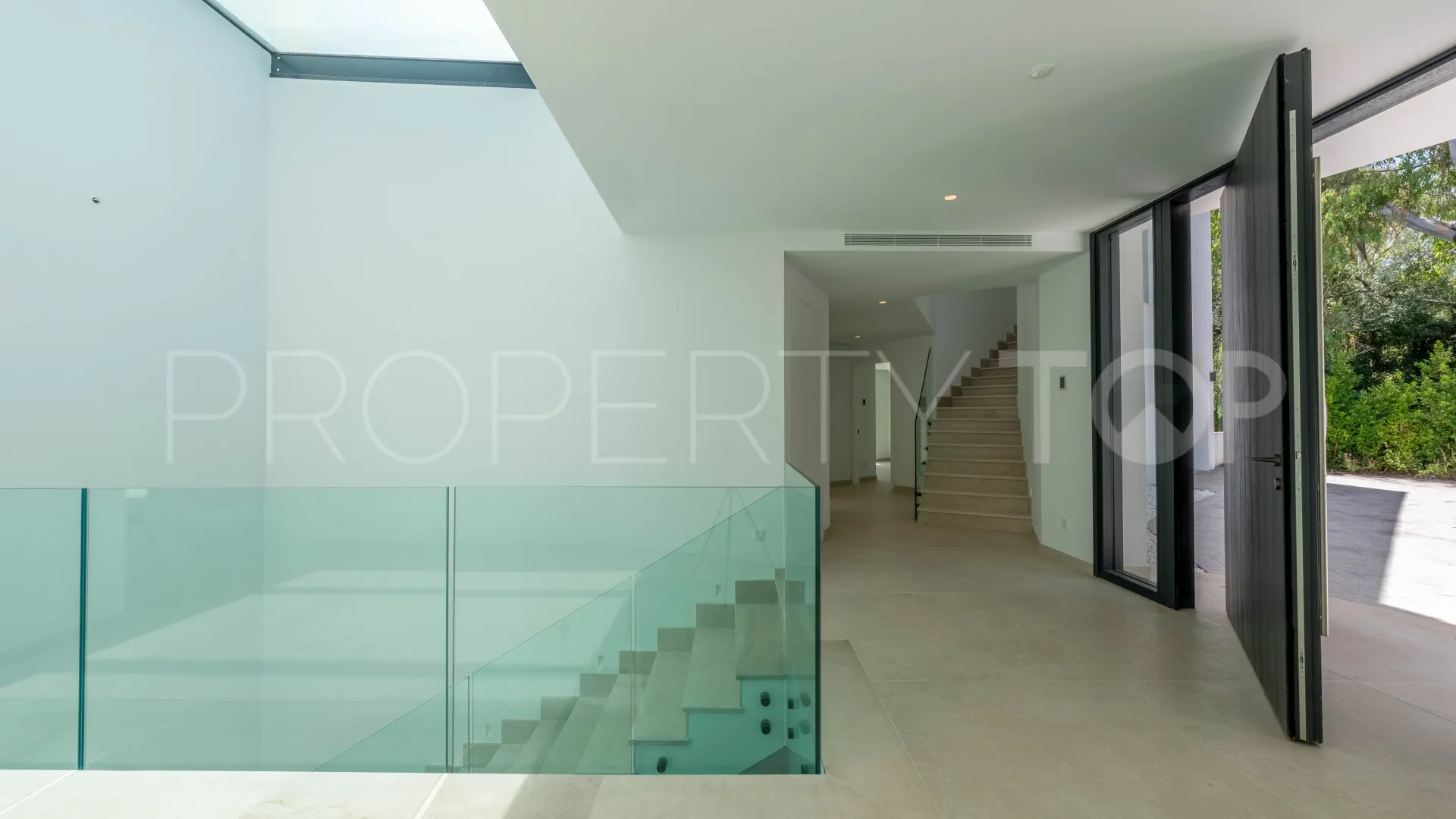 Zona F 5 bedrooms villa for sale