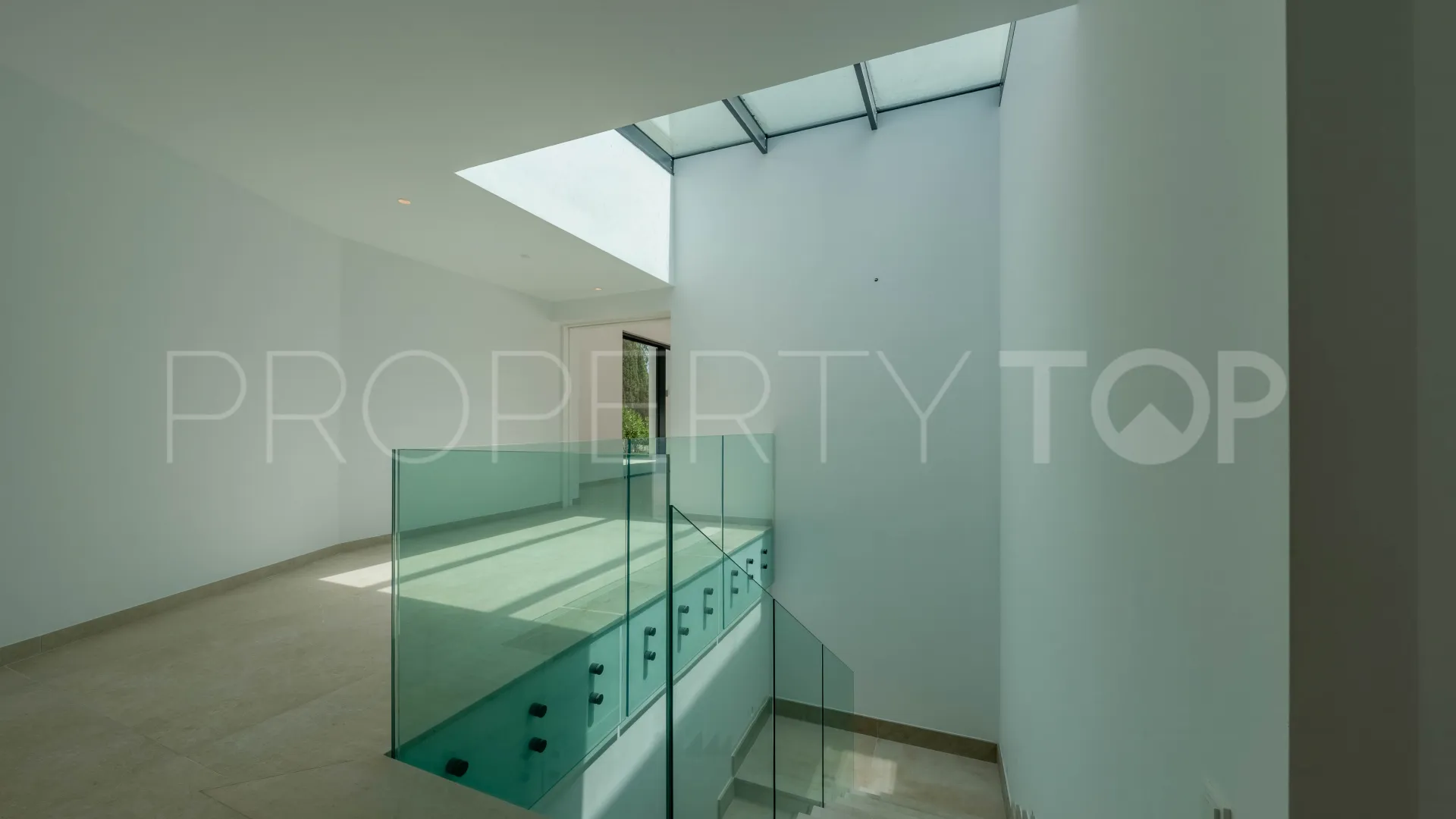 Zona F 5 bedrooms villa for sale