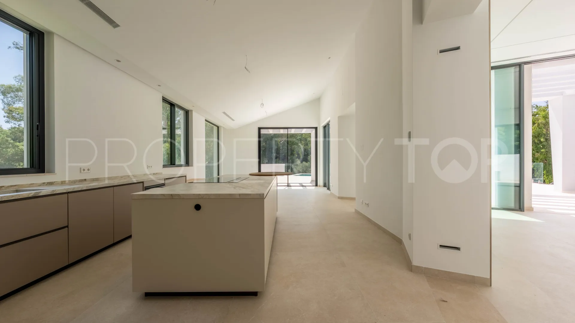 Zona F 5 bedrooms villa for sale
