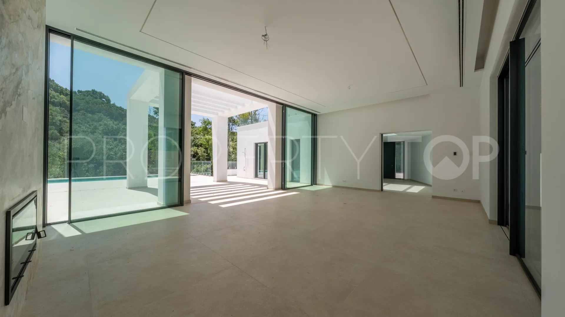 Zona F 5 bedrooms villa for sale