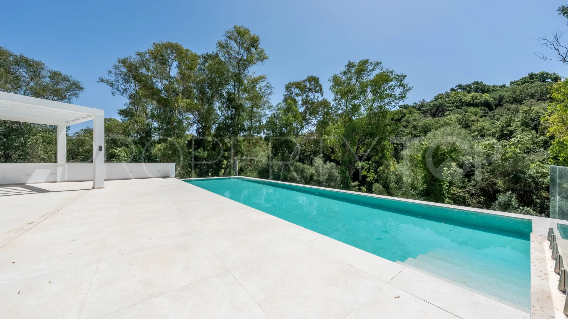 Zona F 5 bedrooms villa for sale
