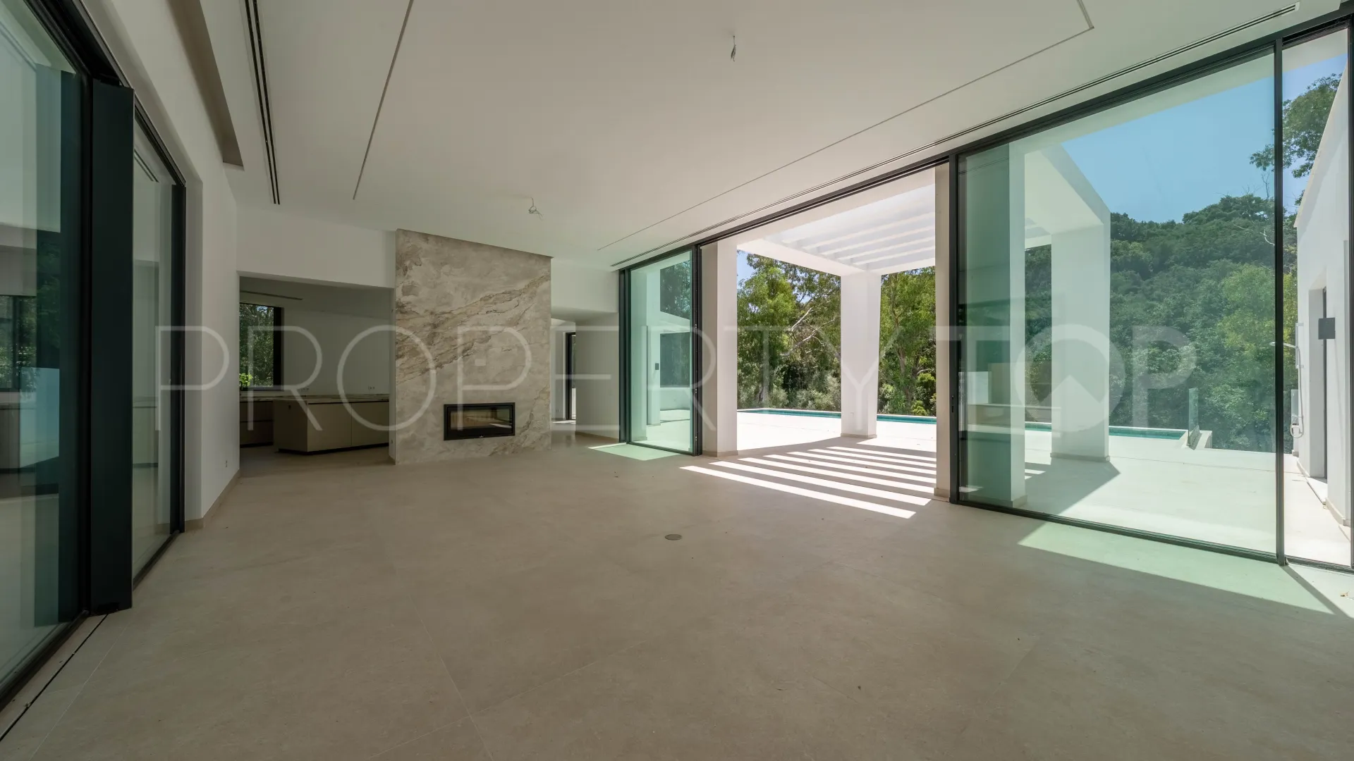 Zona F 5 bedrooms villa for sale