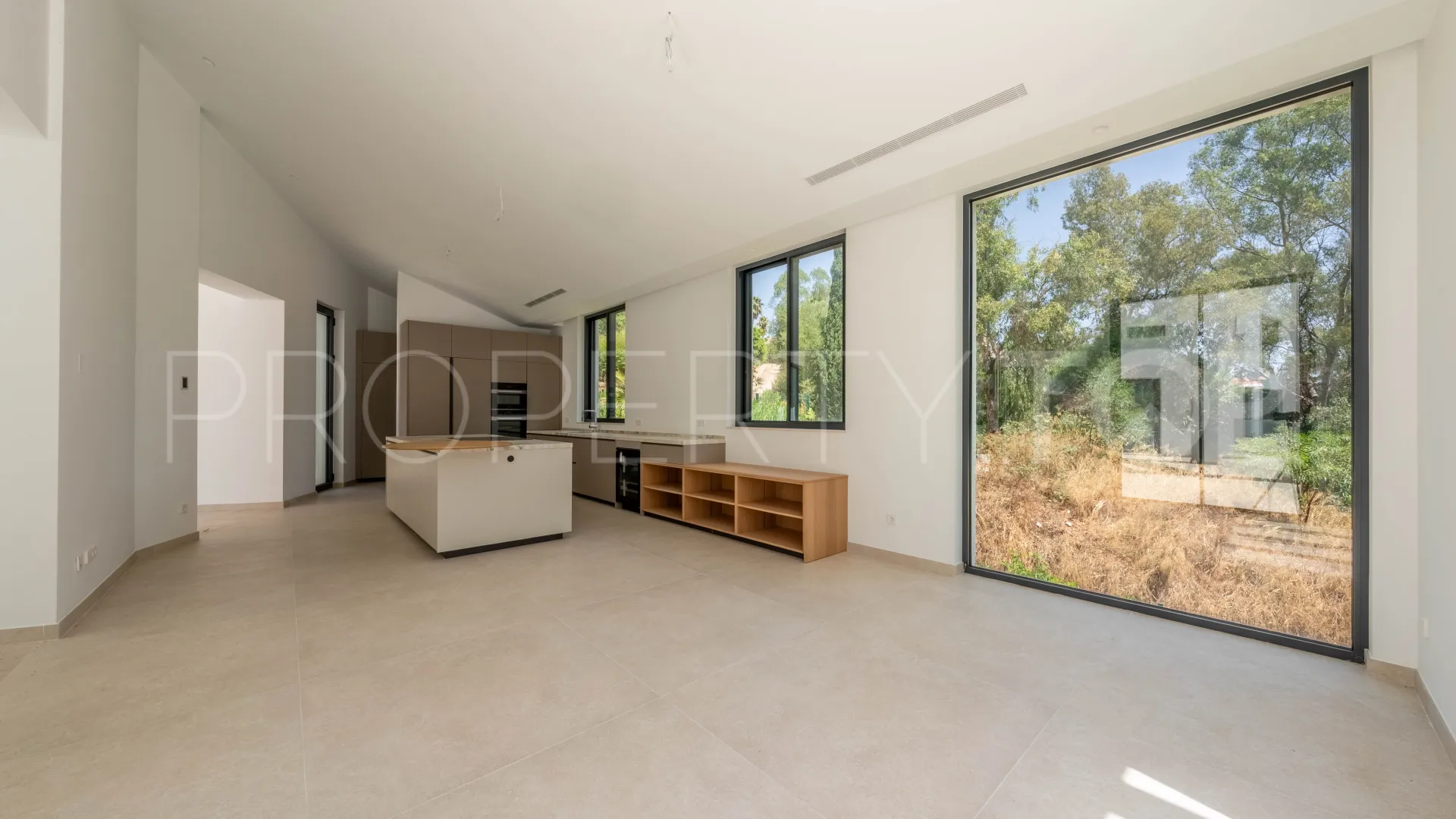 Zona F 5 bedrooms villa for sale