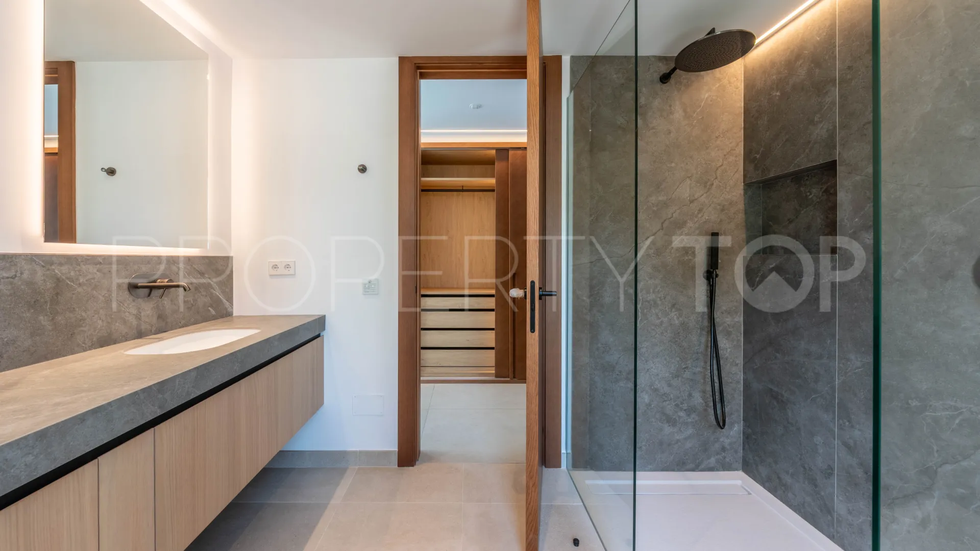 Zona C villa for sale