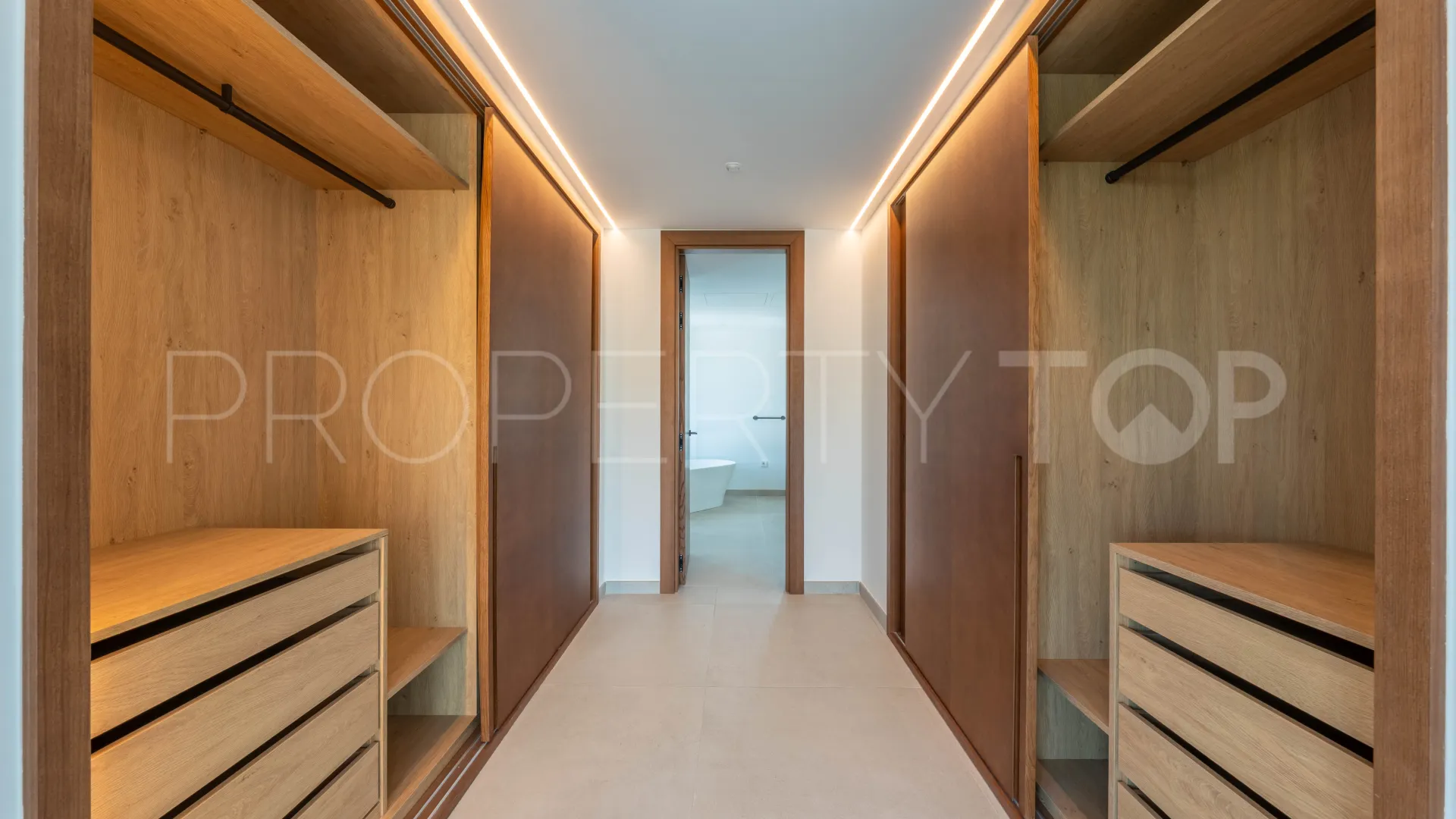 Zona C villa for sale
