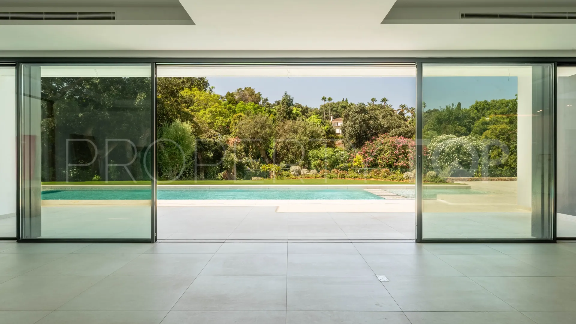 Zona C villa for sale