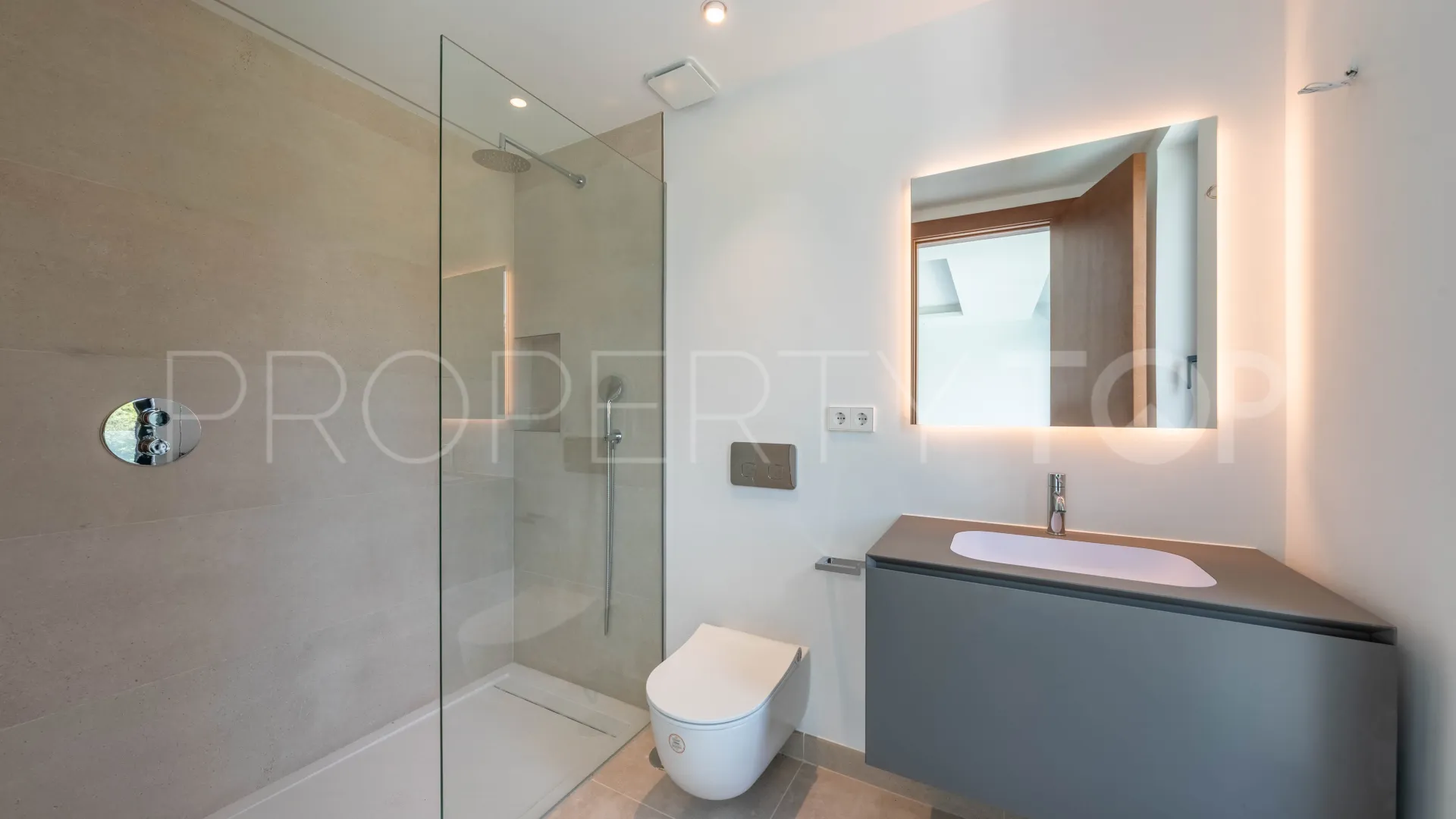 Zona C villa for sale