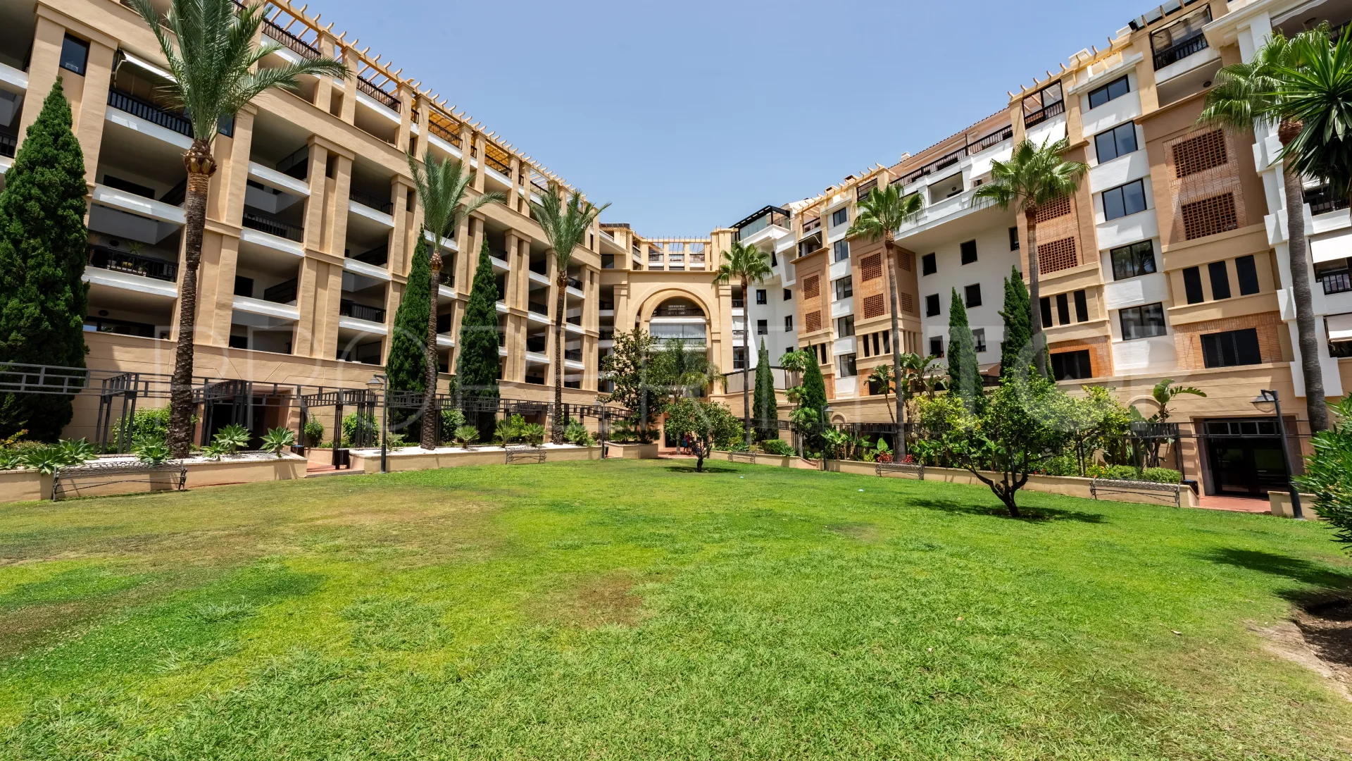 Apartment with 2 bedrooms for sale in San Pedro de Alcantara
