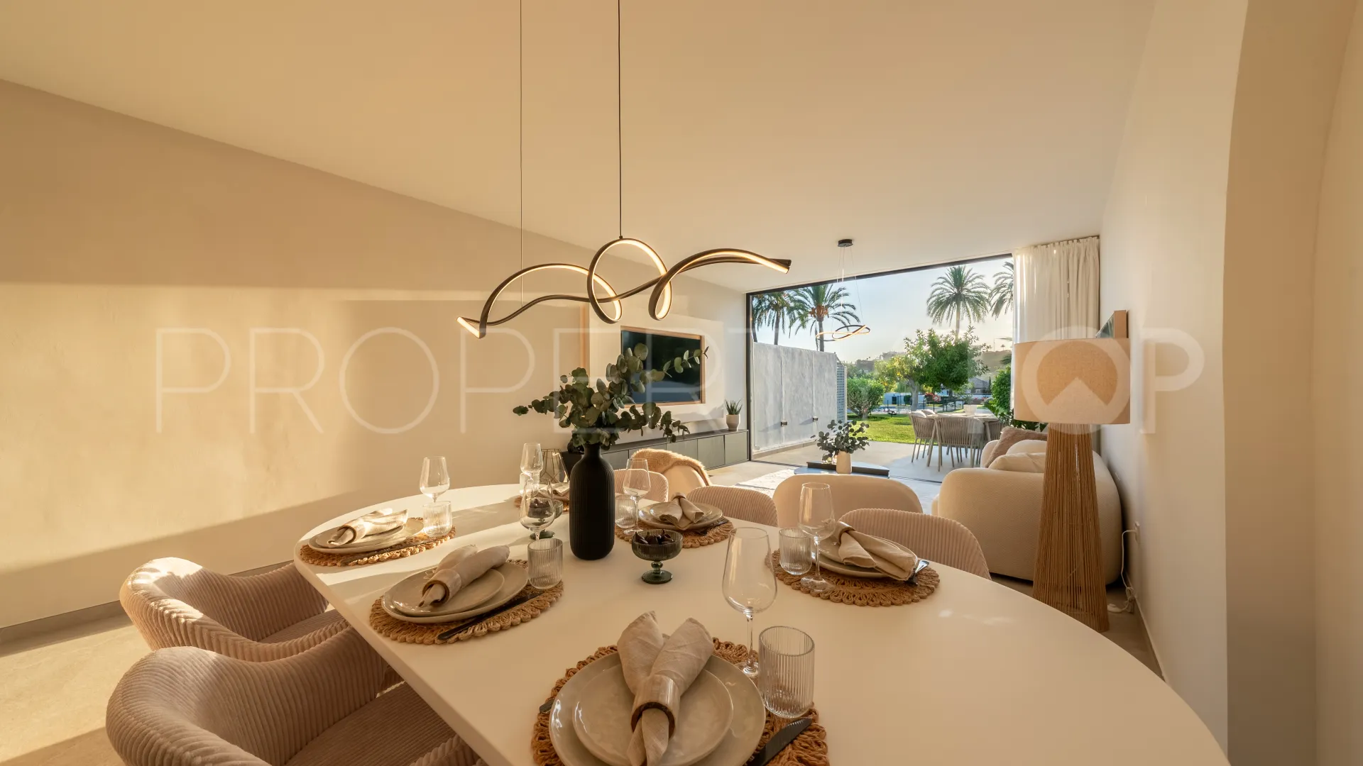 4 bedrooms town house in Nueva Andalucia for sale