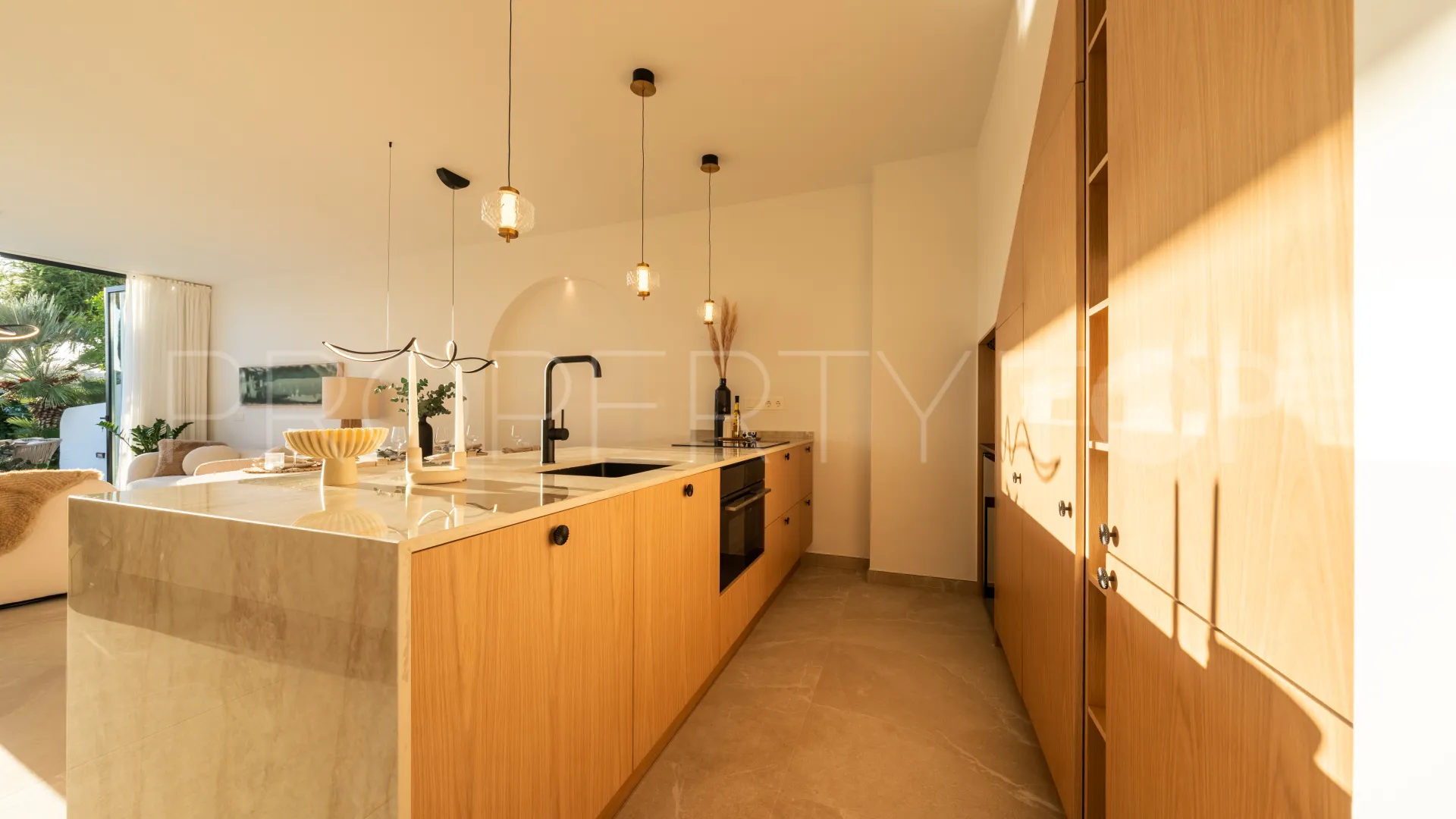 4 bedrooms town house in Nueva Andalucia for sale