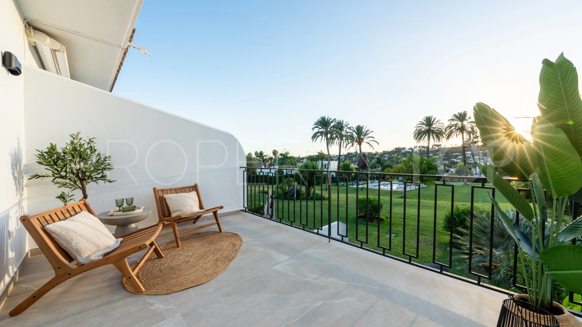 4 bedrooms town house in Nueva Andalucia for sale
