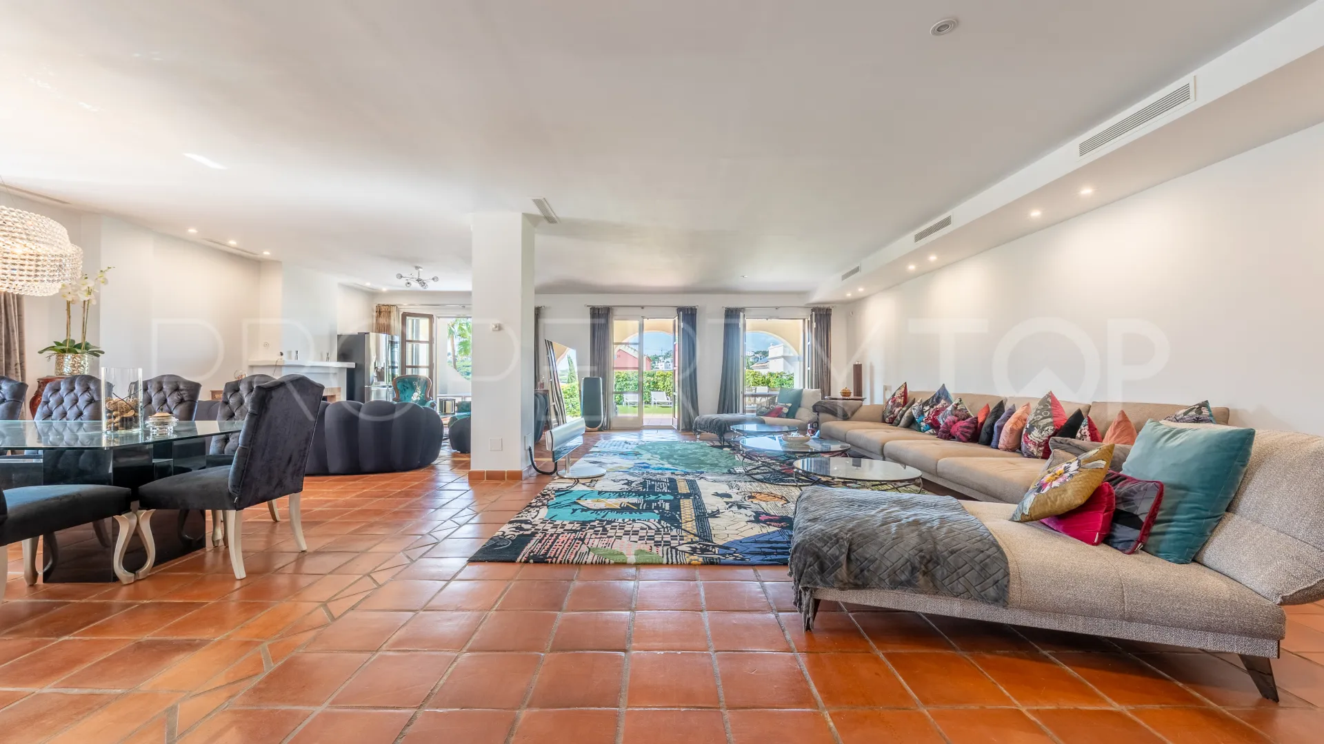 Casa en venta de 6 dormitorios en Los Cortijos de la Reserva