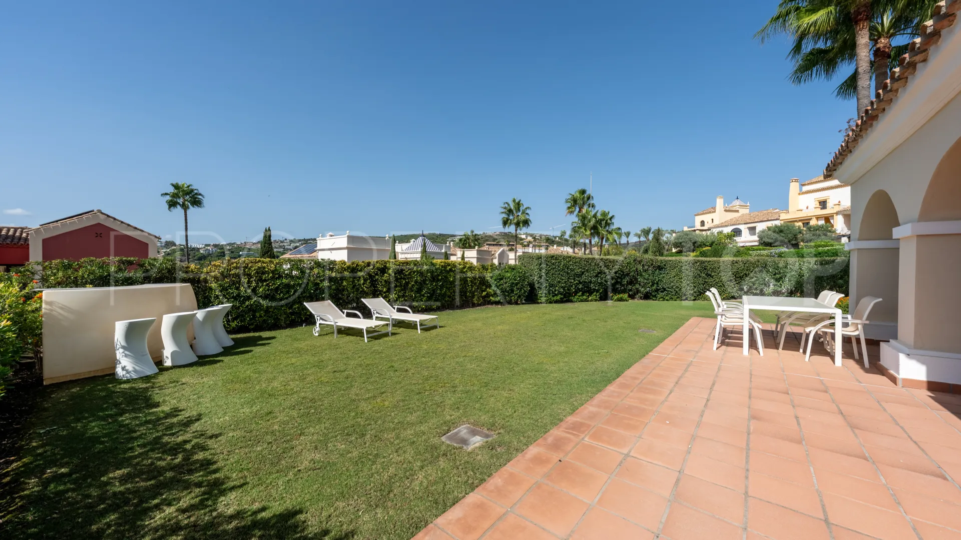 Casa en venta de 6 dormitorios en Los Cortijos de la Reserva