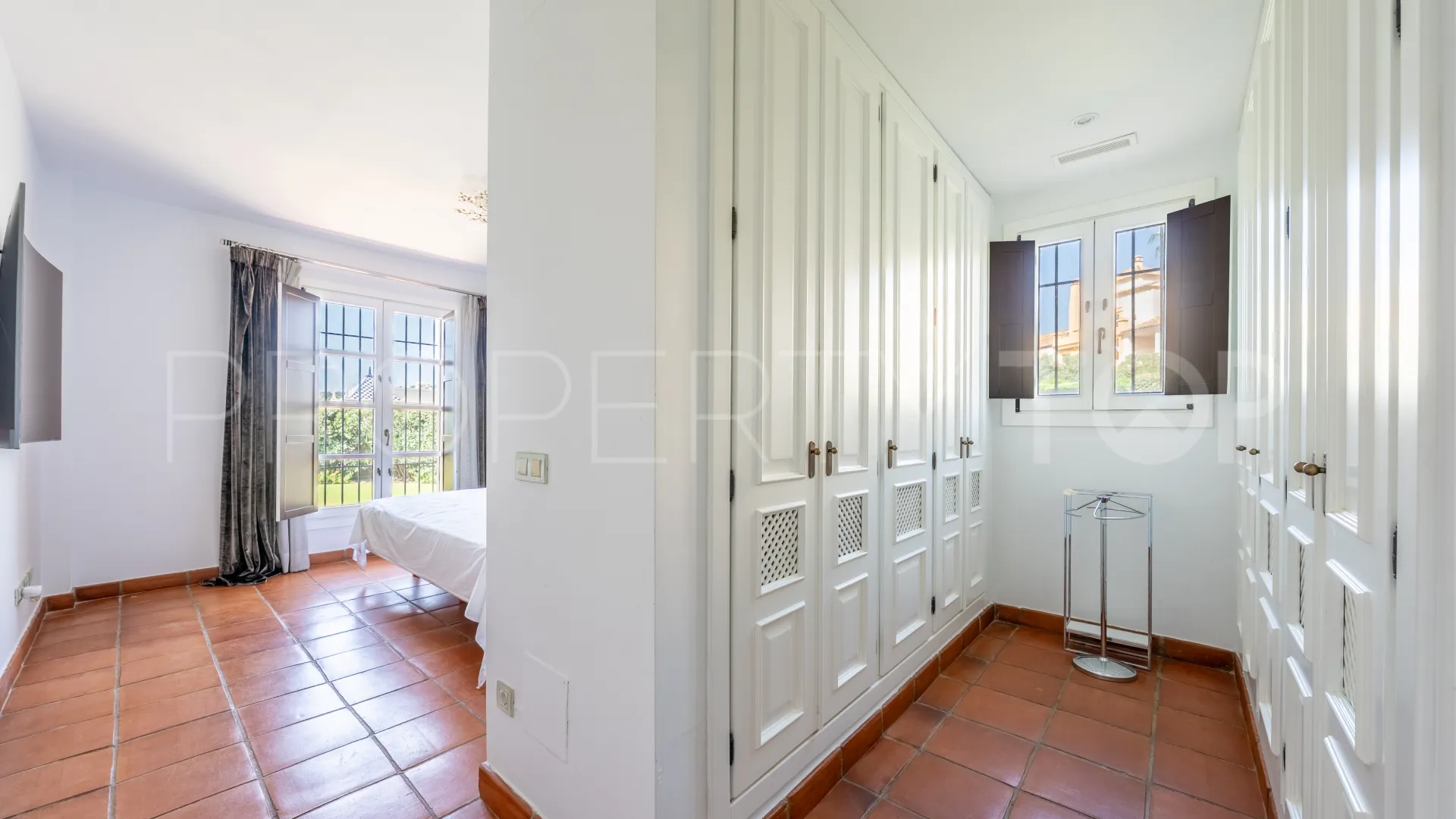 Casa en venta de 6 dormitorios en Los Cortijos de la Reserva