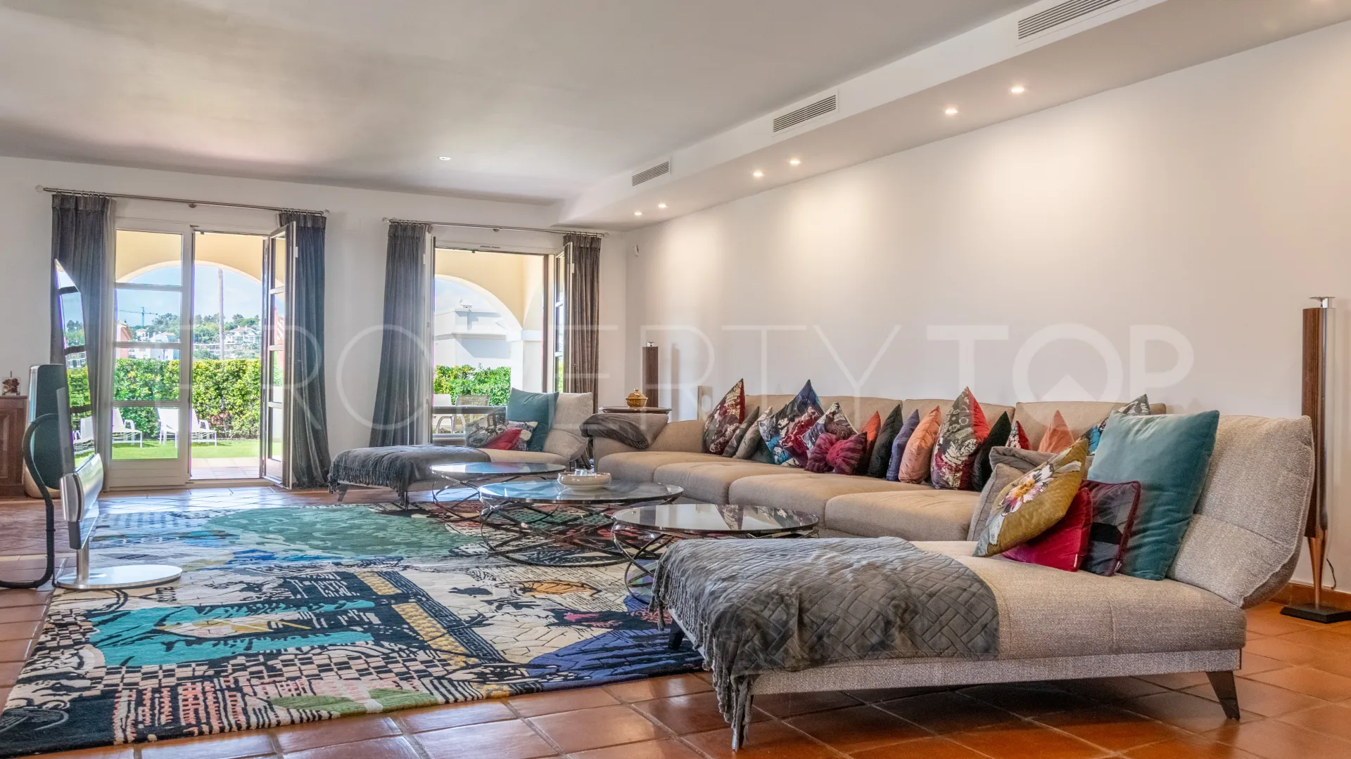 Casa en venta de 6 dormitorios en Los Cortijos de la Reserva