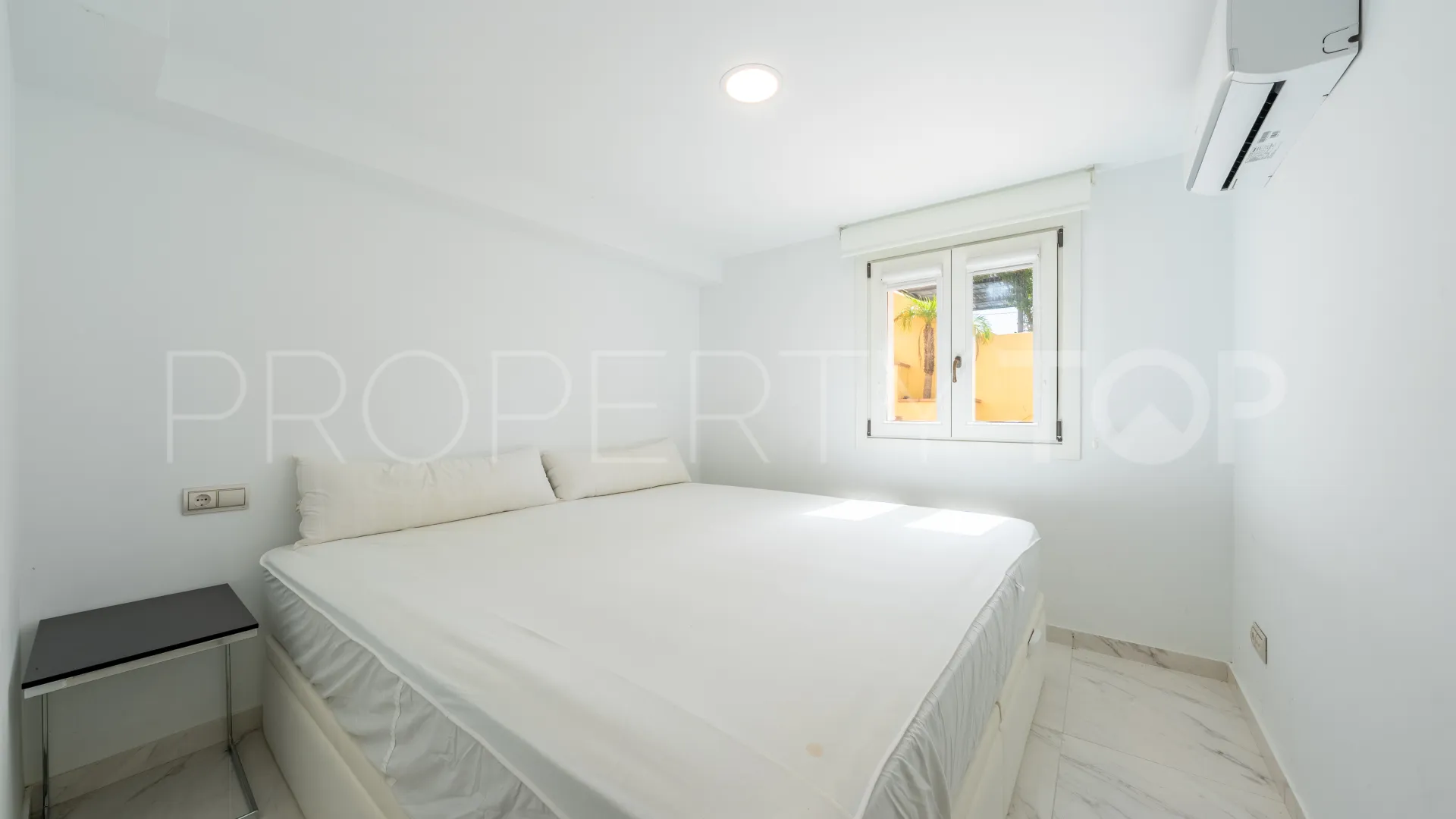 Casa en venta de 6 dormitorios en Los Cortijos de la Reserva