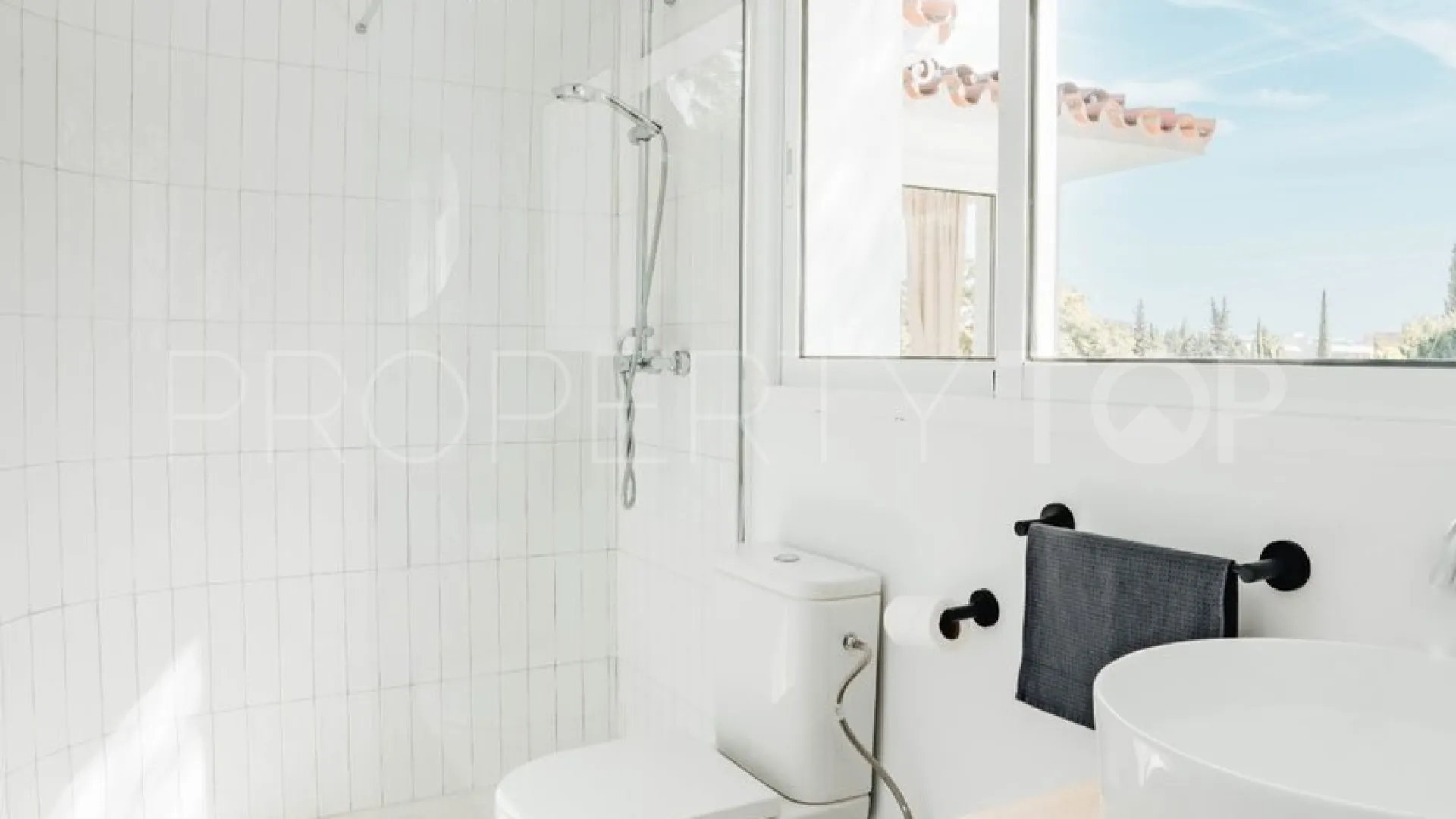 Nueva Andalucia 4 bedrooms villa for sale