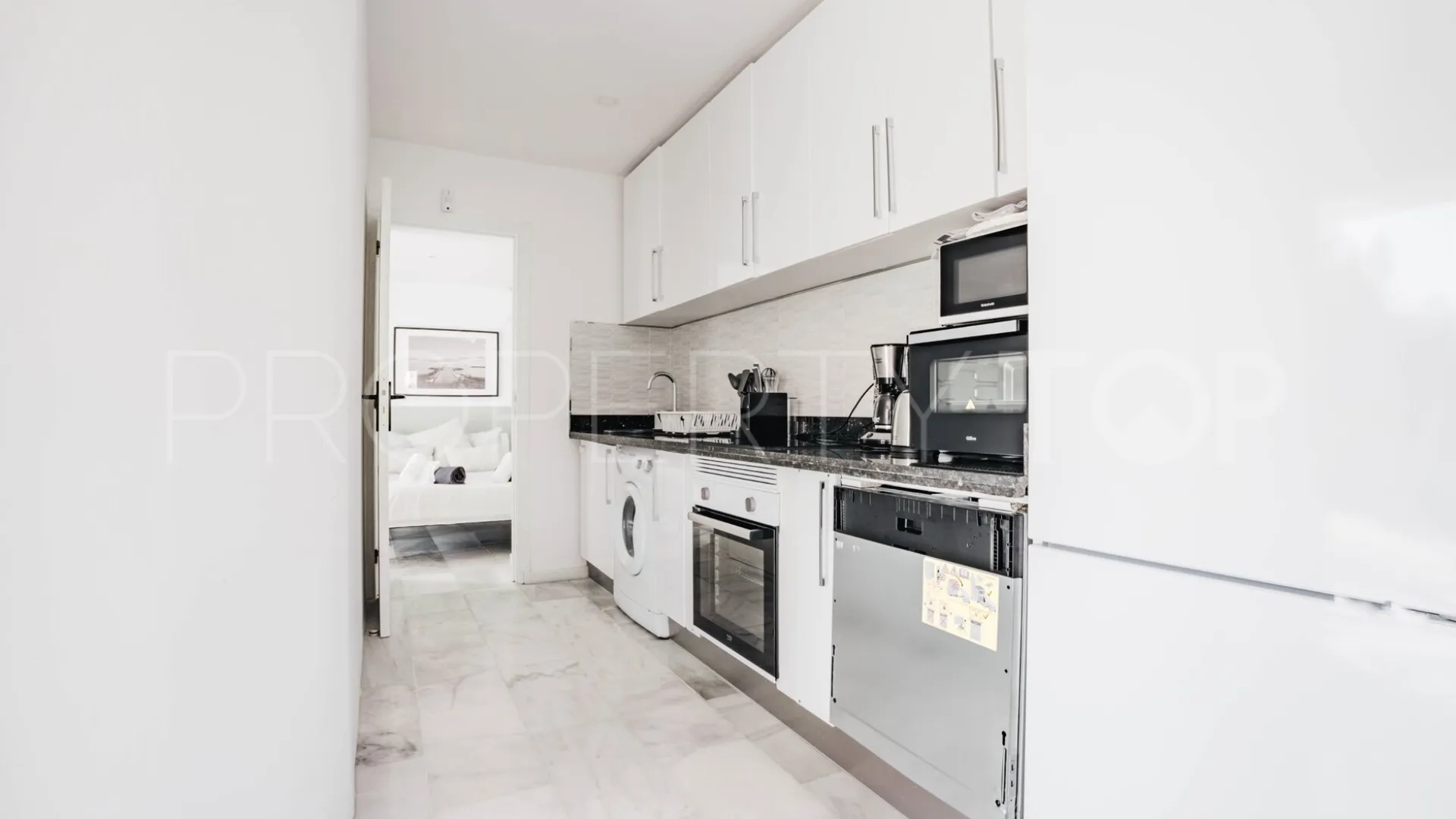 Nueva Andalucia 4 bedrooms villa for sale