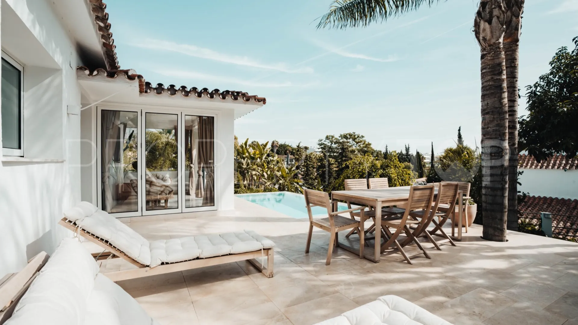 Nueva Andalucia 4 bedrooms villa for sale