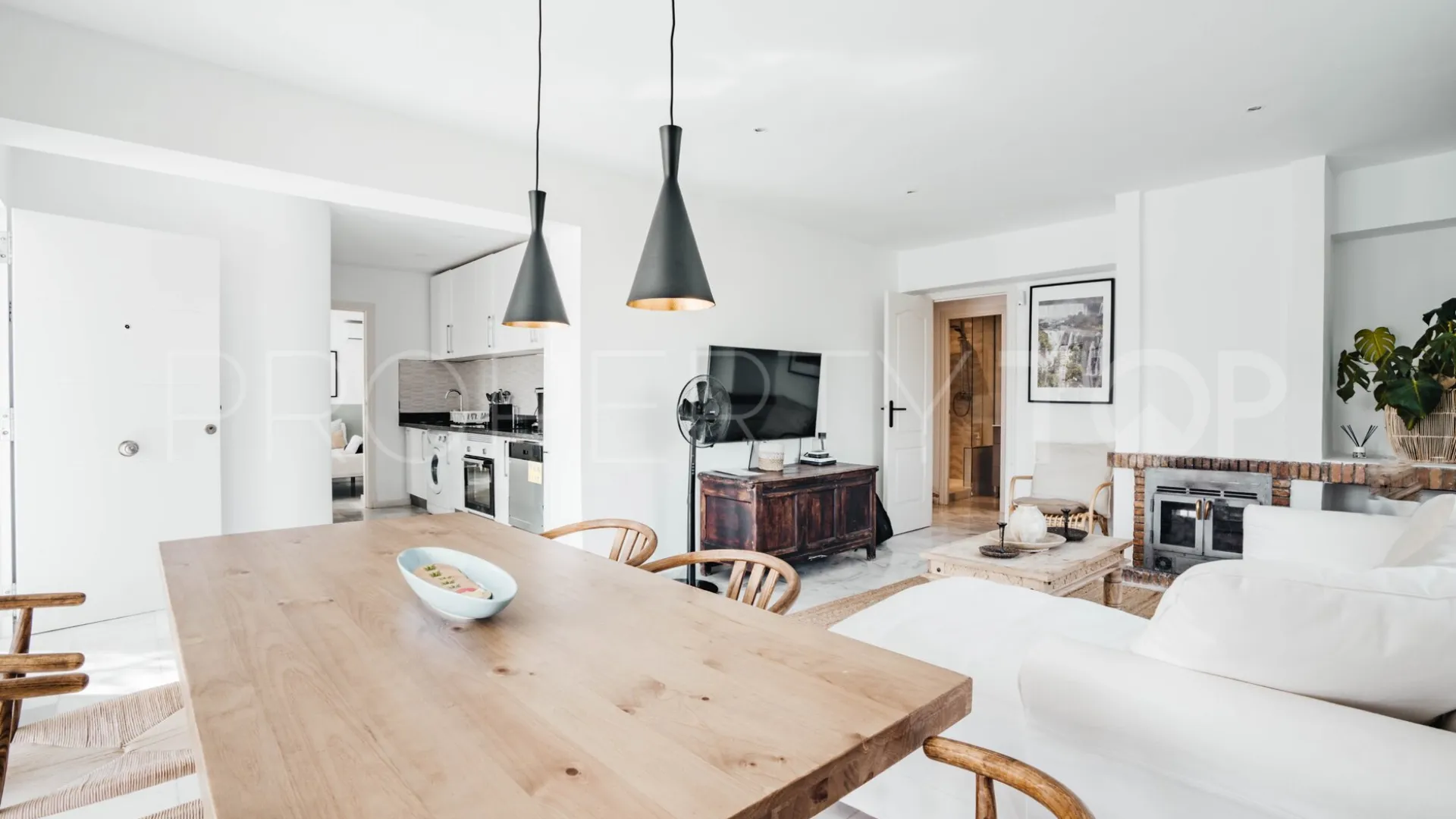 Nueva Andalucia 4 bedrooms villa for sale