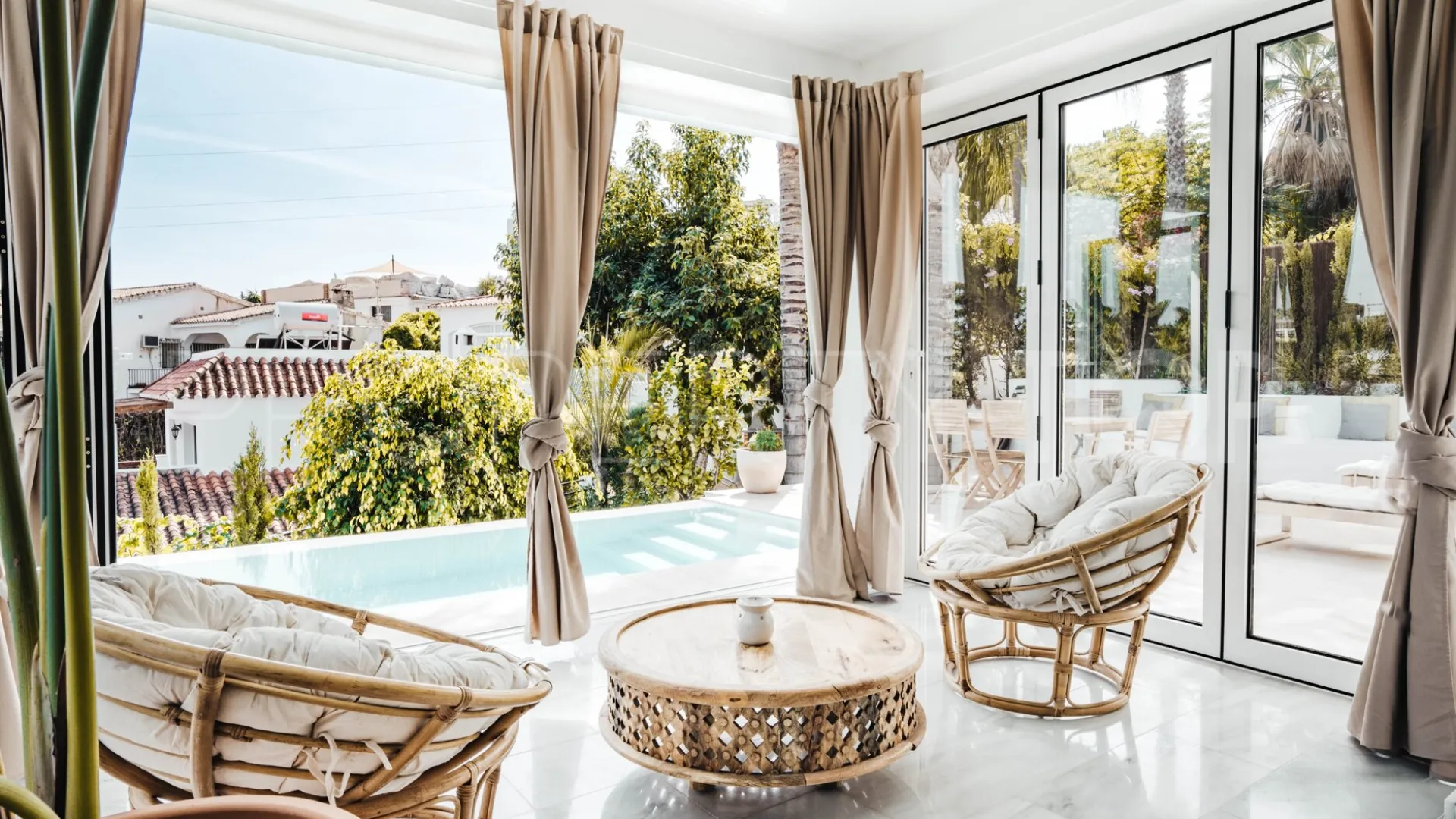Nueva Andalucia 4 bedrooms villa for sale