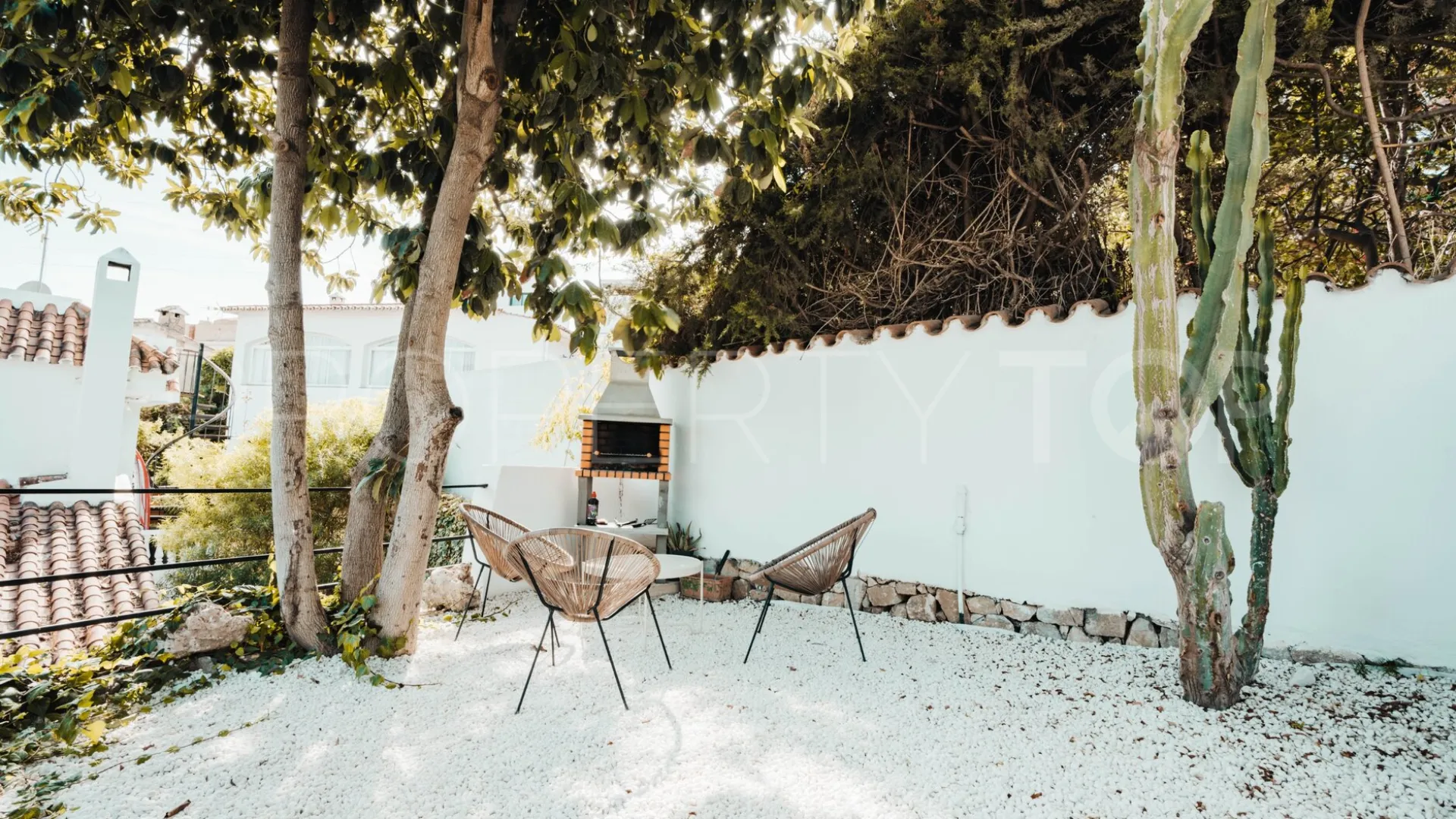 Nueva Andalucia 4 bedrooms villa for sale