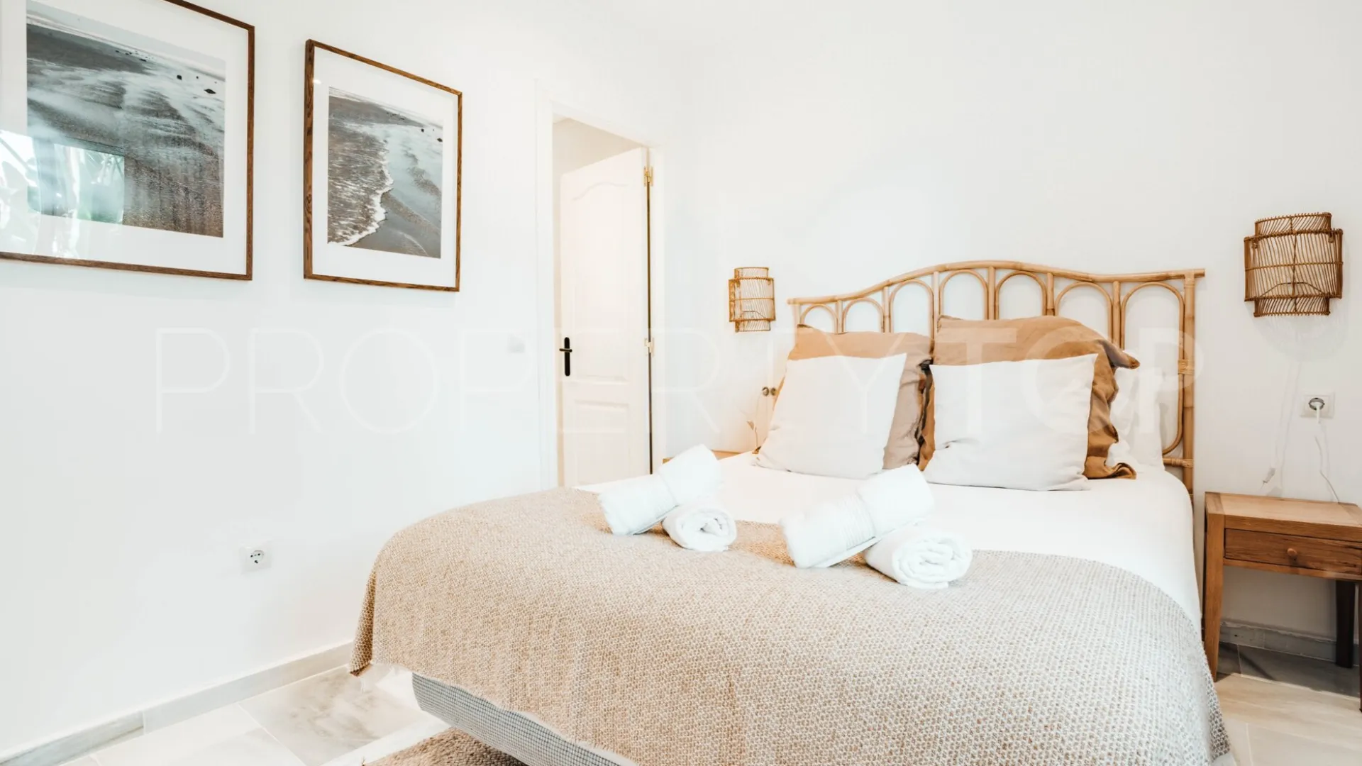 Nueva Andalucia 4 bedrooms villa for sale