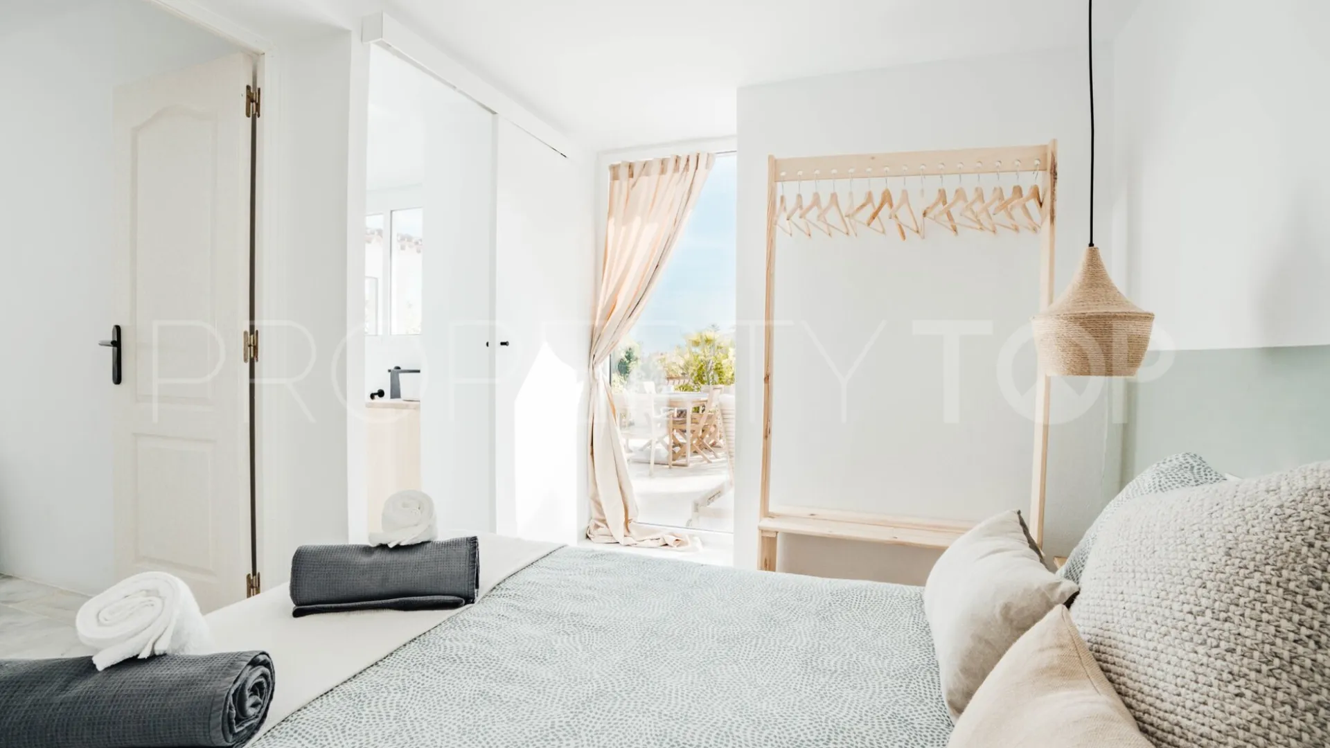 Nueva Andalucia 4 bedrooms villa for sale