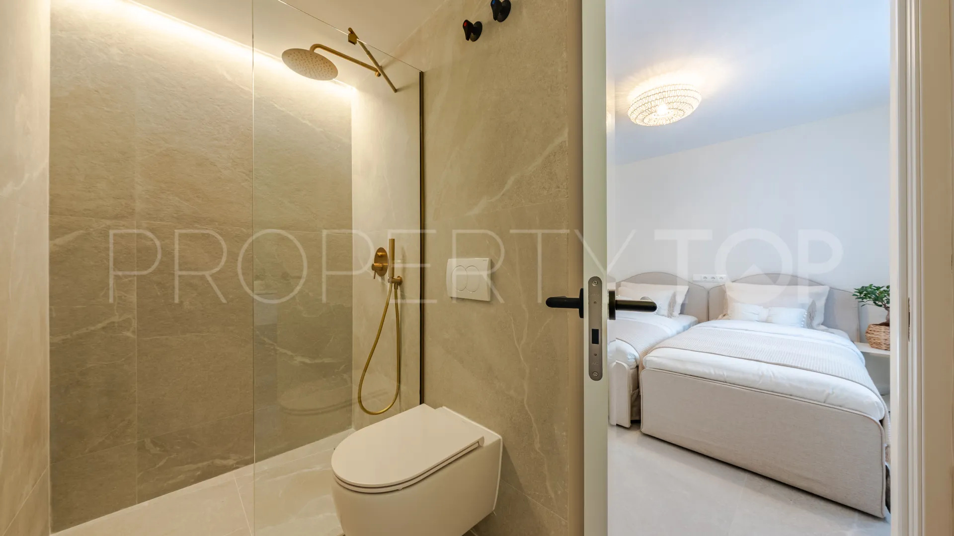 For sale apartment in La Quinta with 3 bedrooms