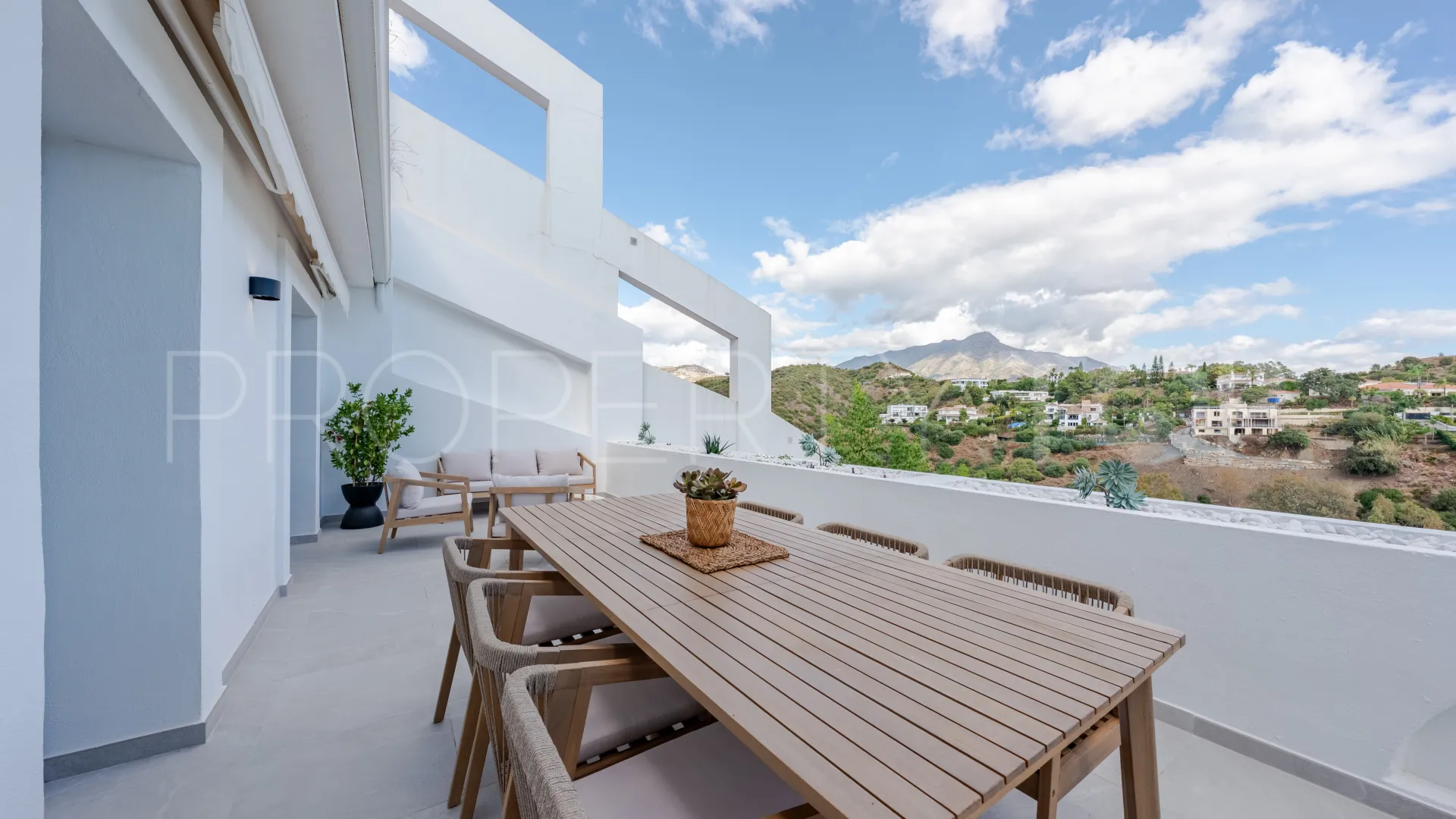 For sale apartment in La Quinta with 3 bedrooms