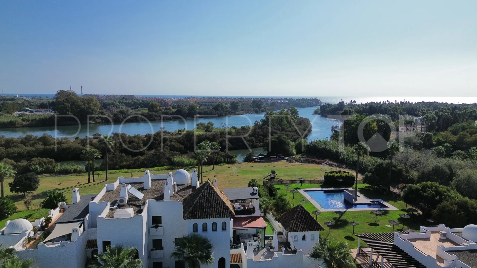 Comprar apartamento con 3 dormitorios en El Polo de Sotogrande